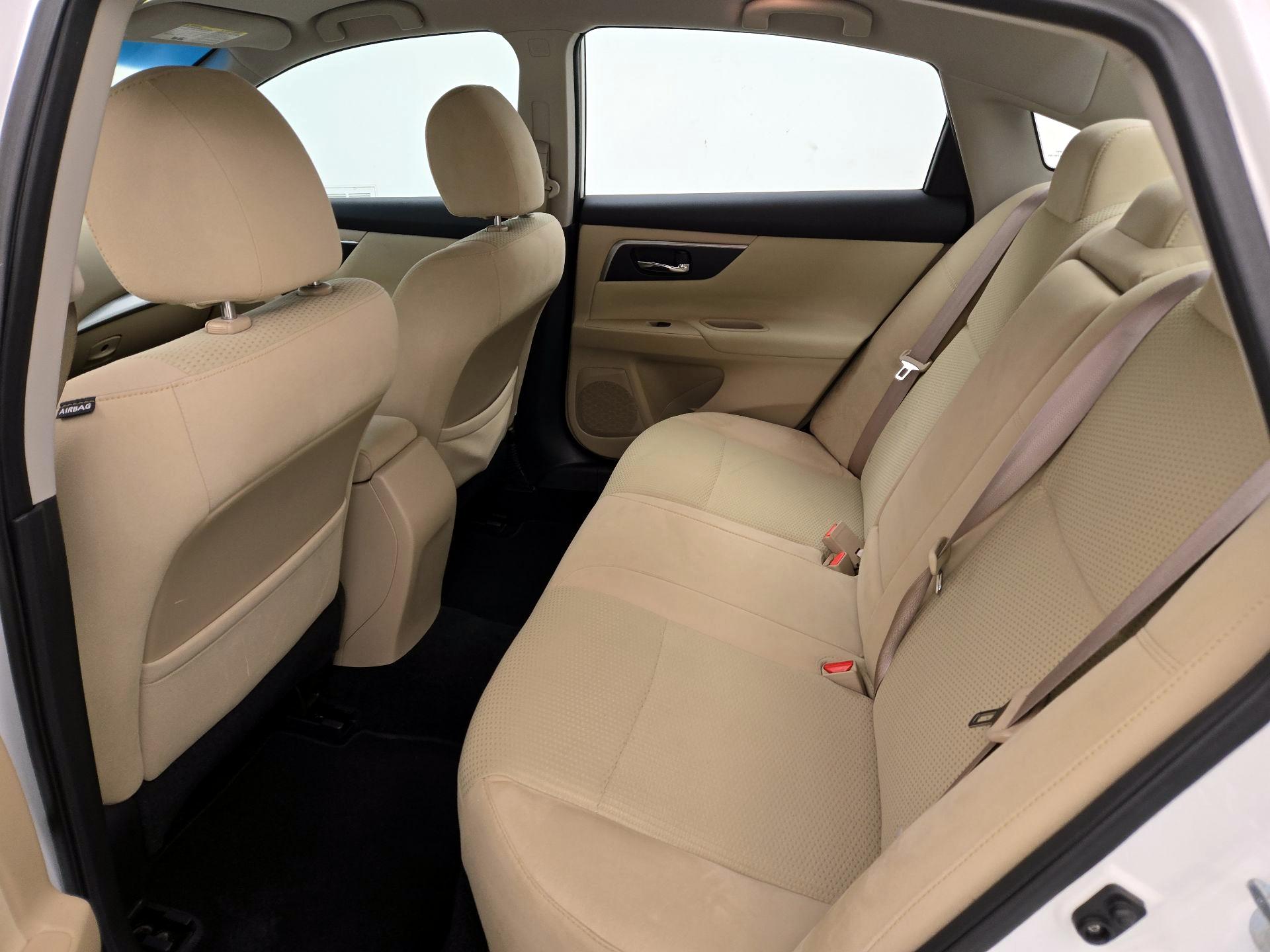 Thumbnail: 2015 Nissan Altima - 18