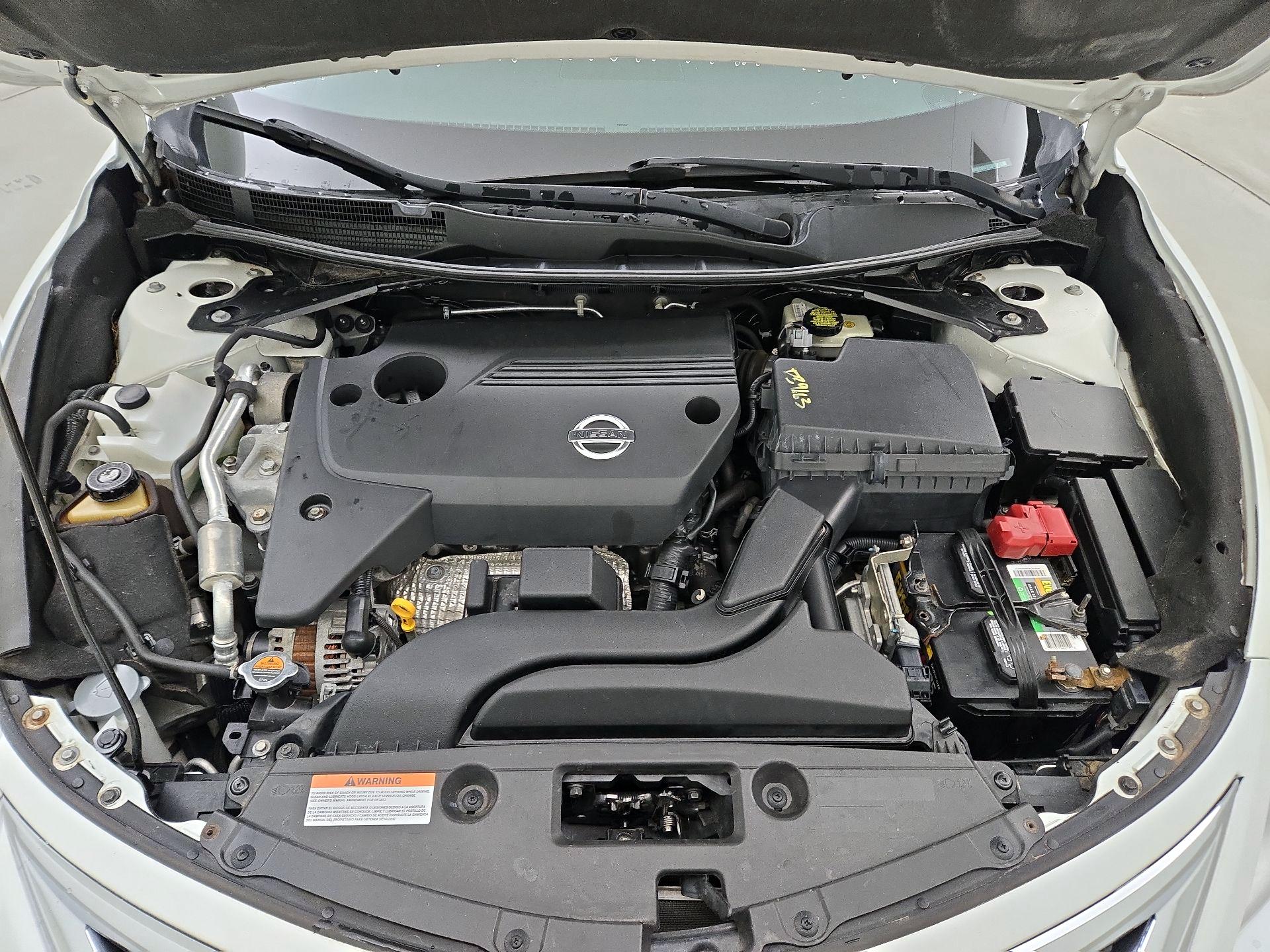 Thumbnail: 2015 Nissan Altima - 20