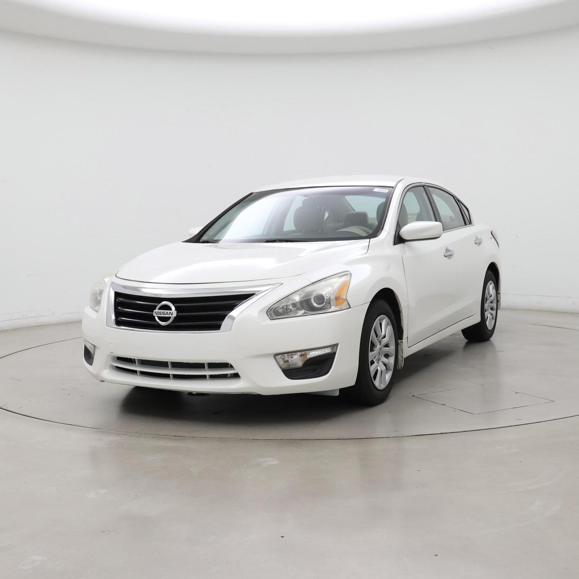 Thumbnail: 2015 Nissan Altima - 4