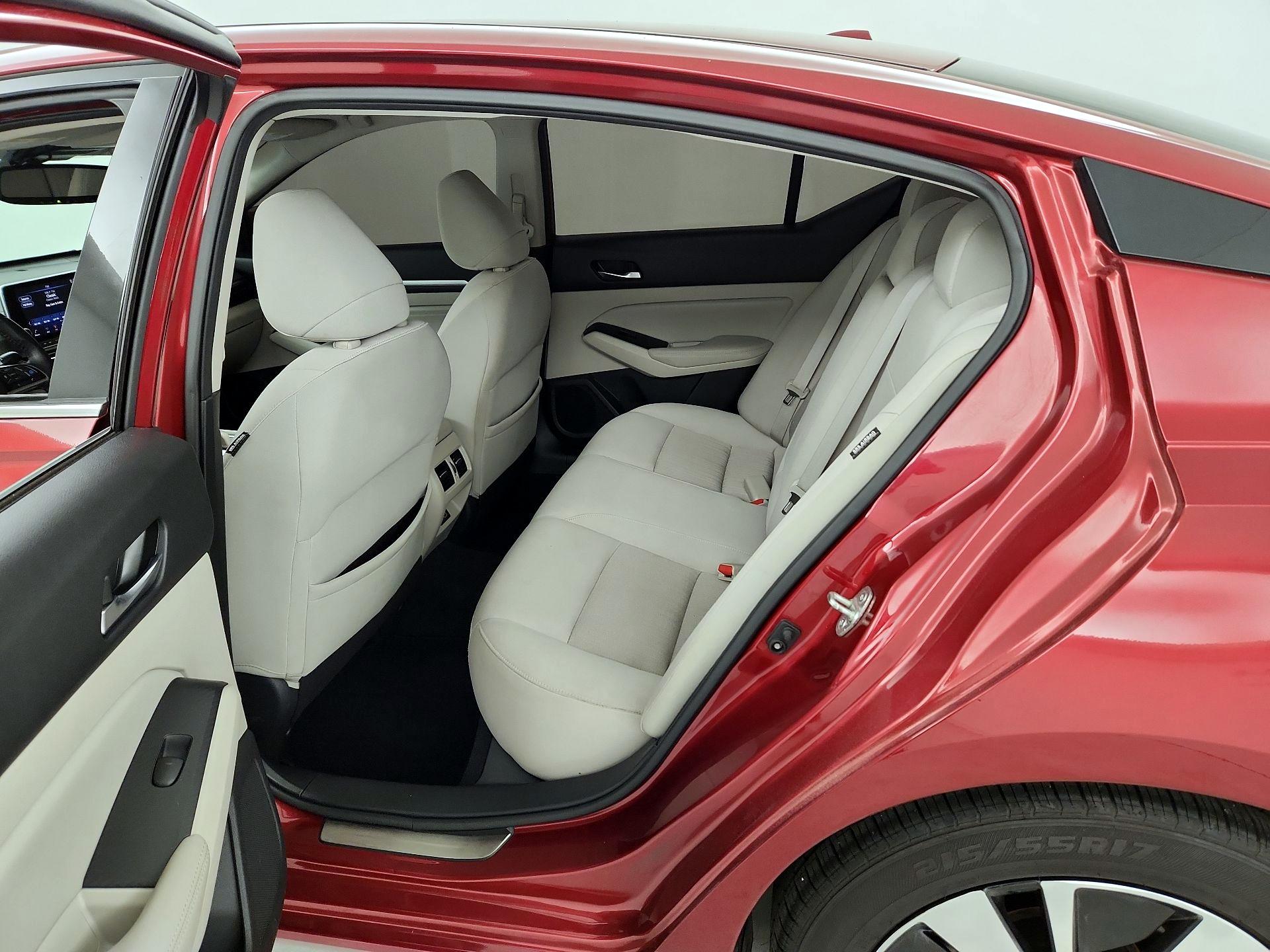 Thumbnail: 2019 Nissan Altima - 20