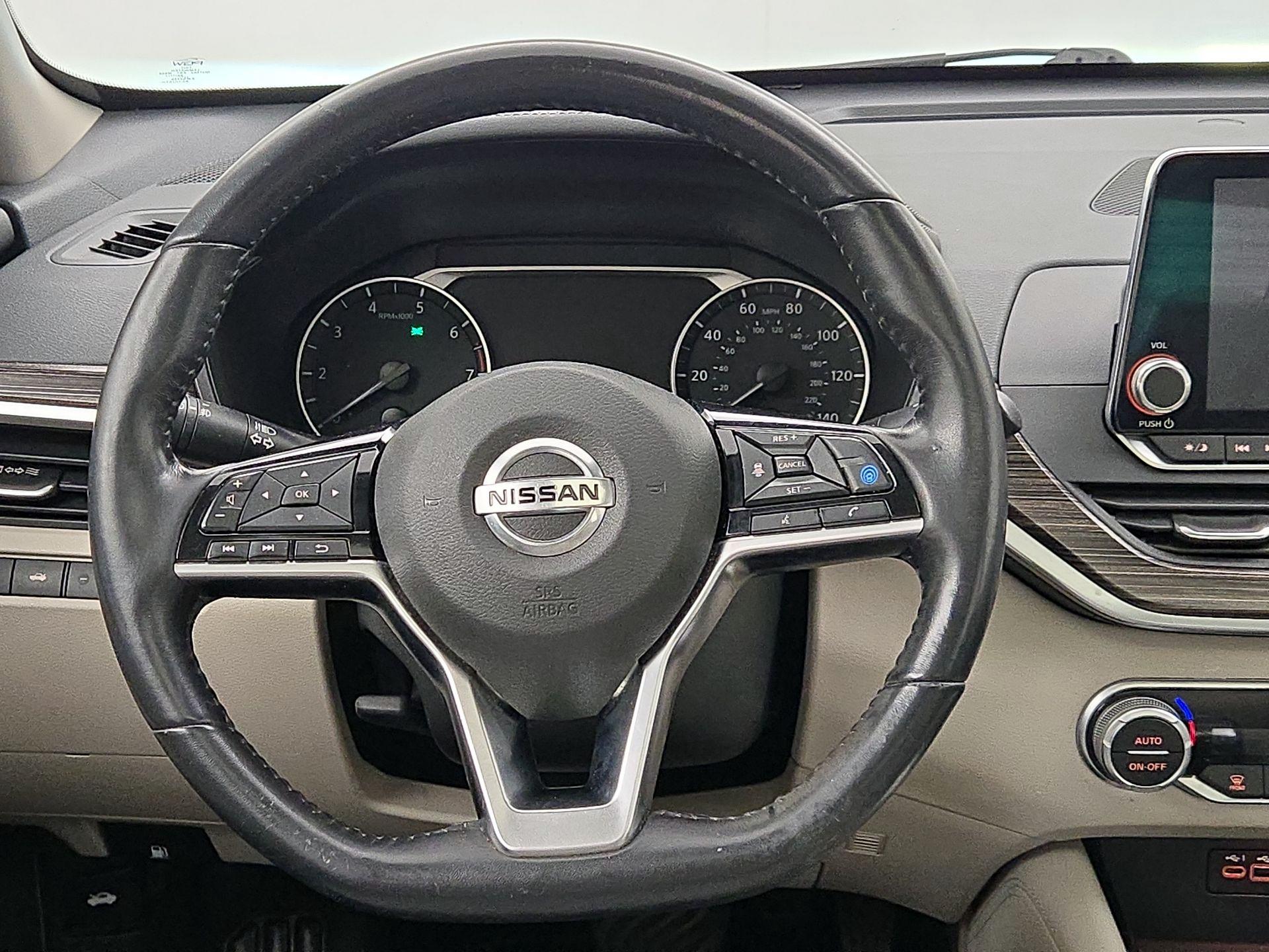 Thumbnail: 2020 Nissan Altima - 10