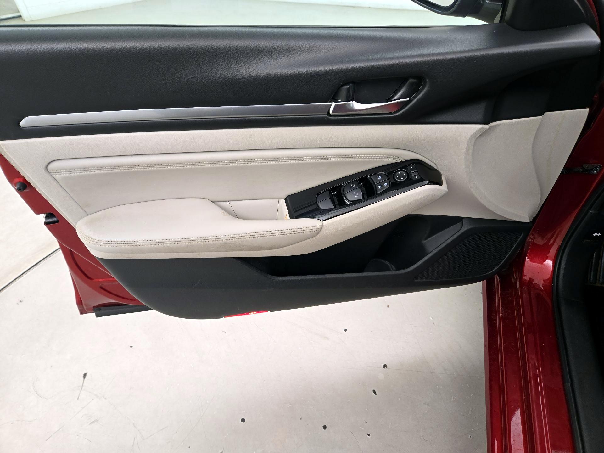 Thumbnail: 2020 Nissan Altima - 12