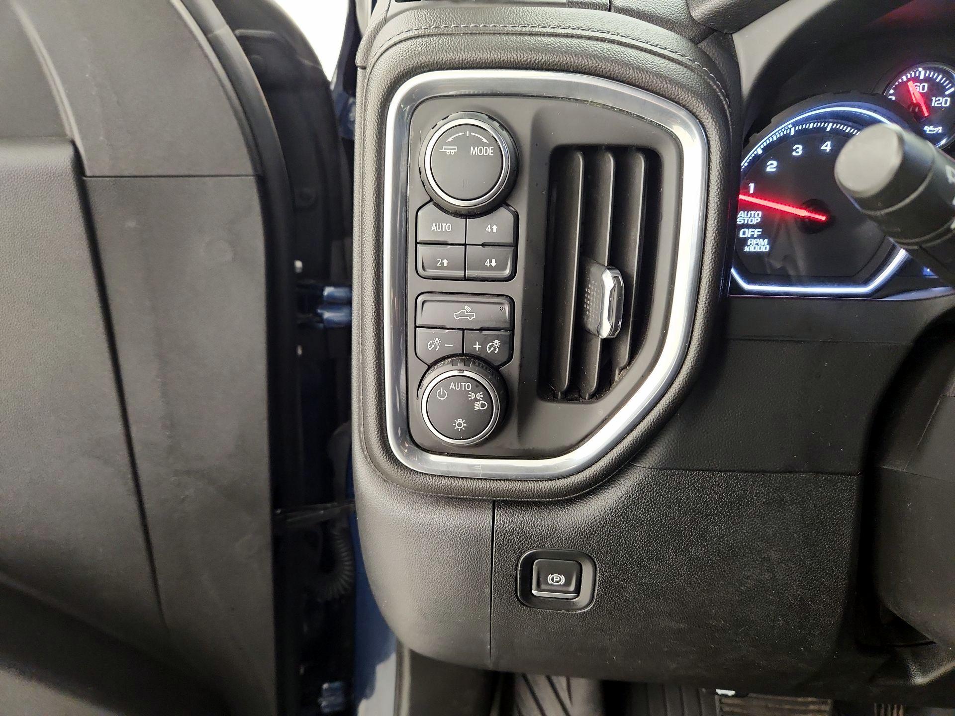 Thumbnail: 2020 Chevrolet Silverado 1500 - 13