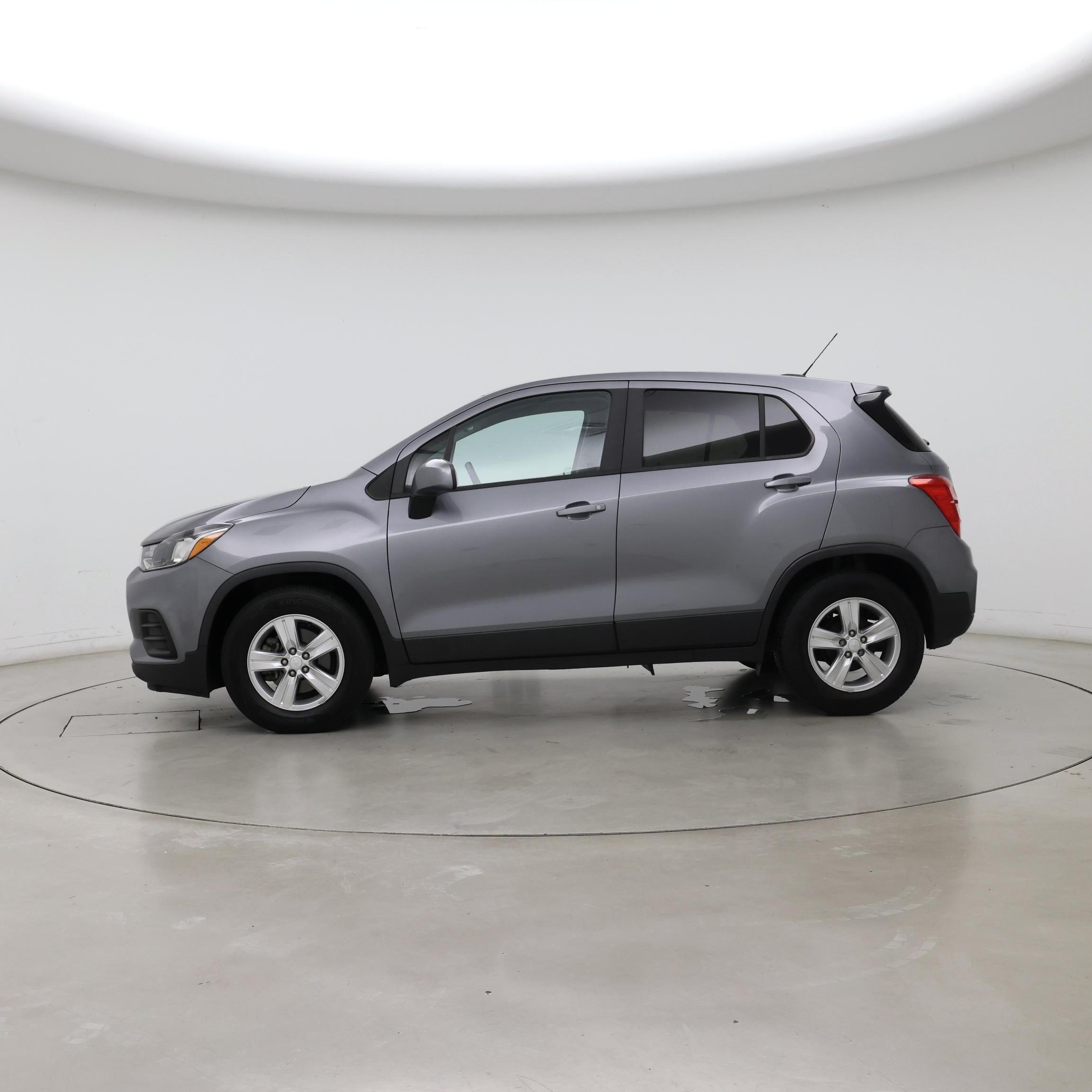 Thumbnail: 2020 Chevrolet Trax - 3