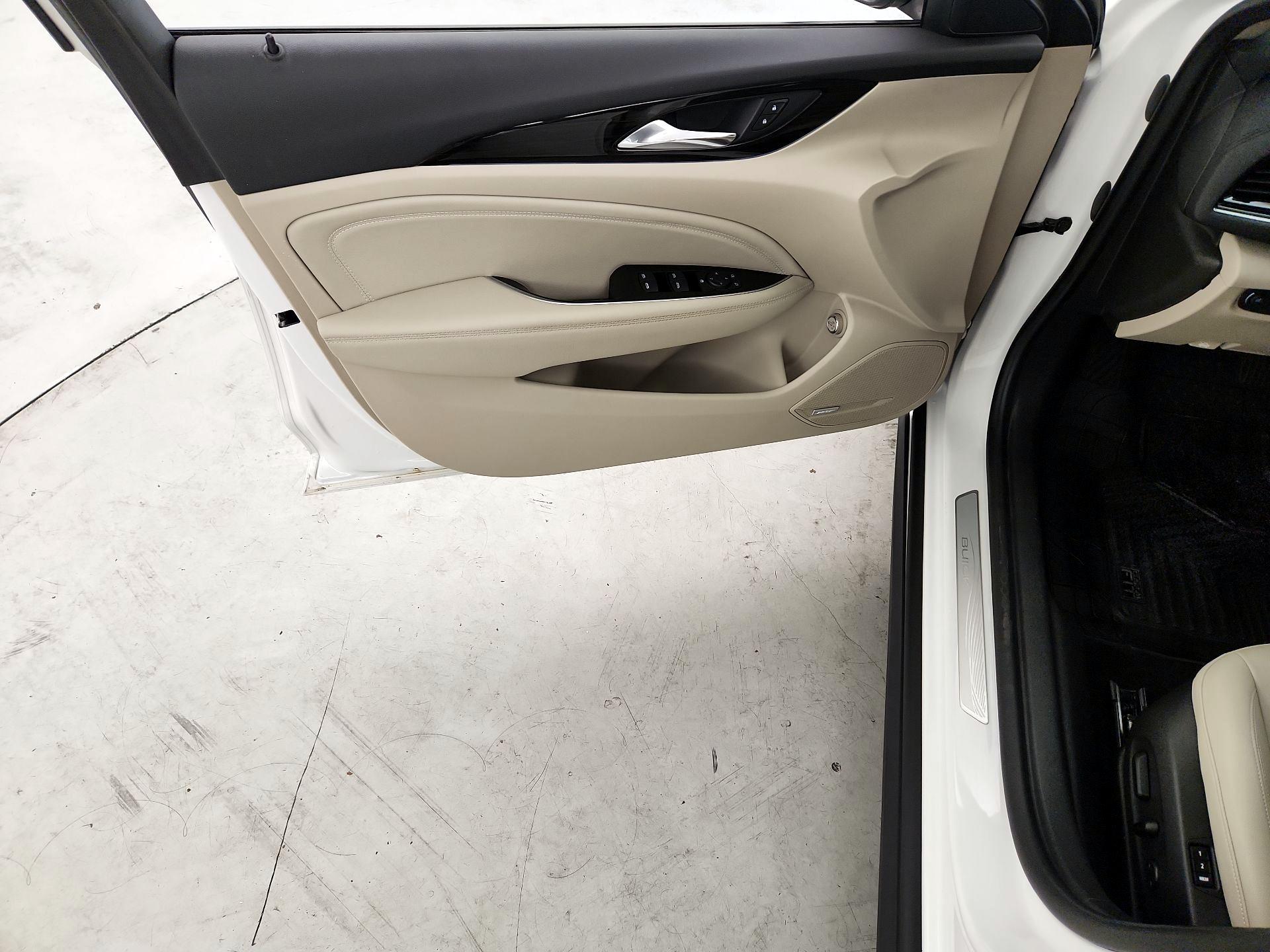 Thumbnail: 2019 Buick Regal - 12