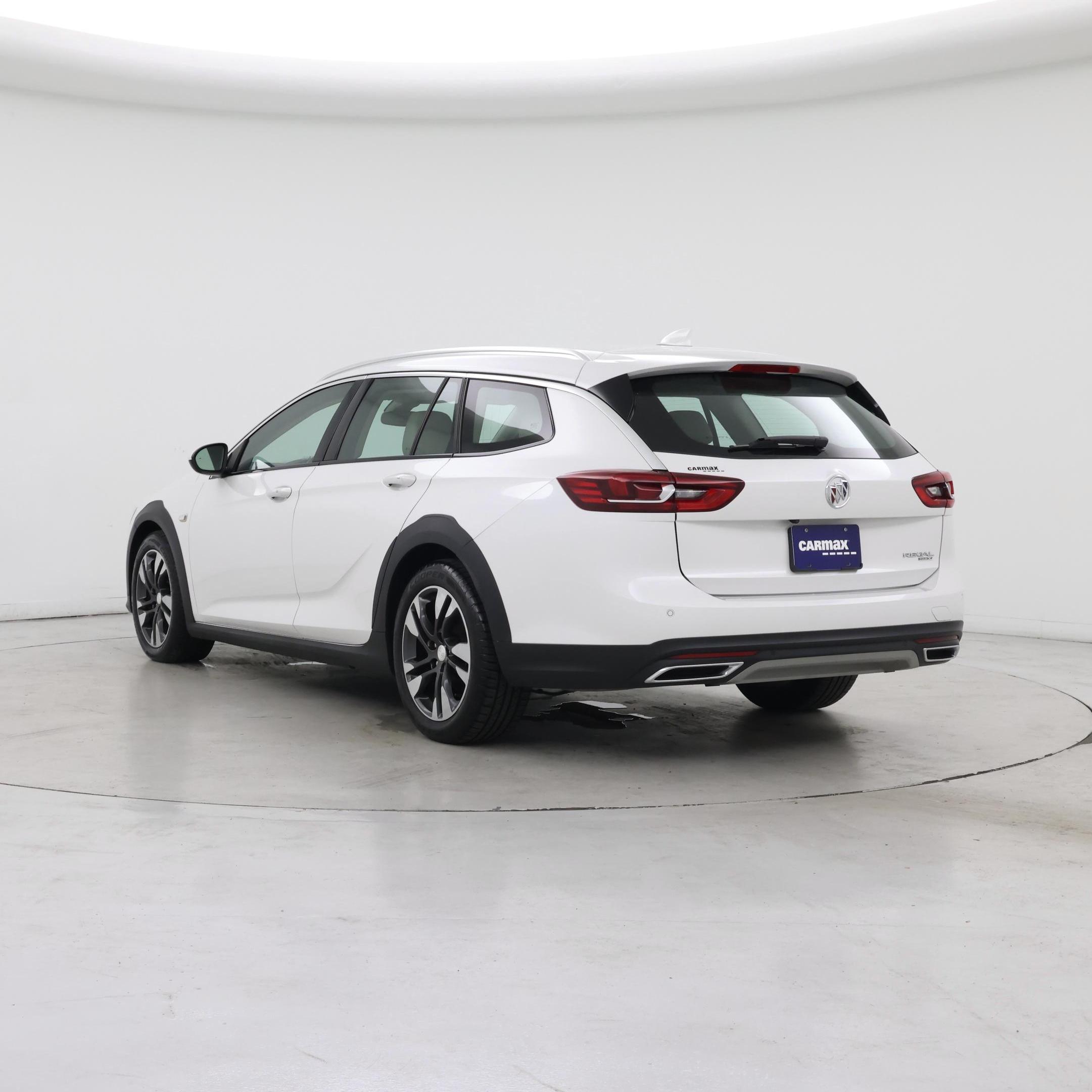 Thumbnail: 2019 Buick Regal - 2
