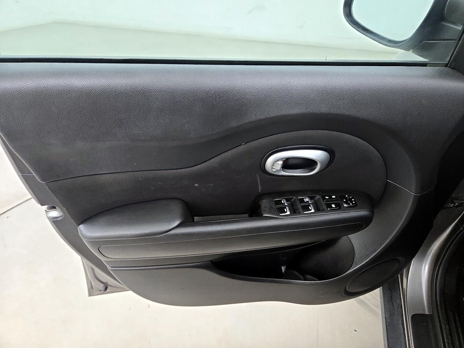 Thumbnail: 2019 Kia Soul - 12