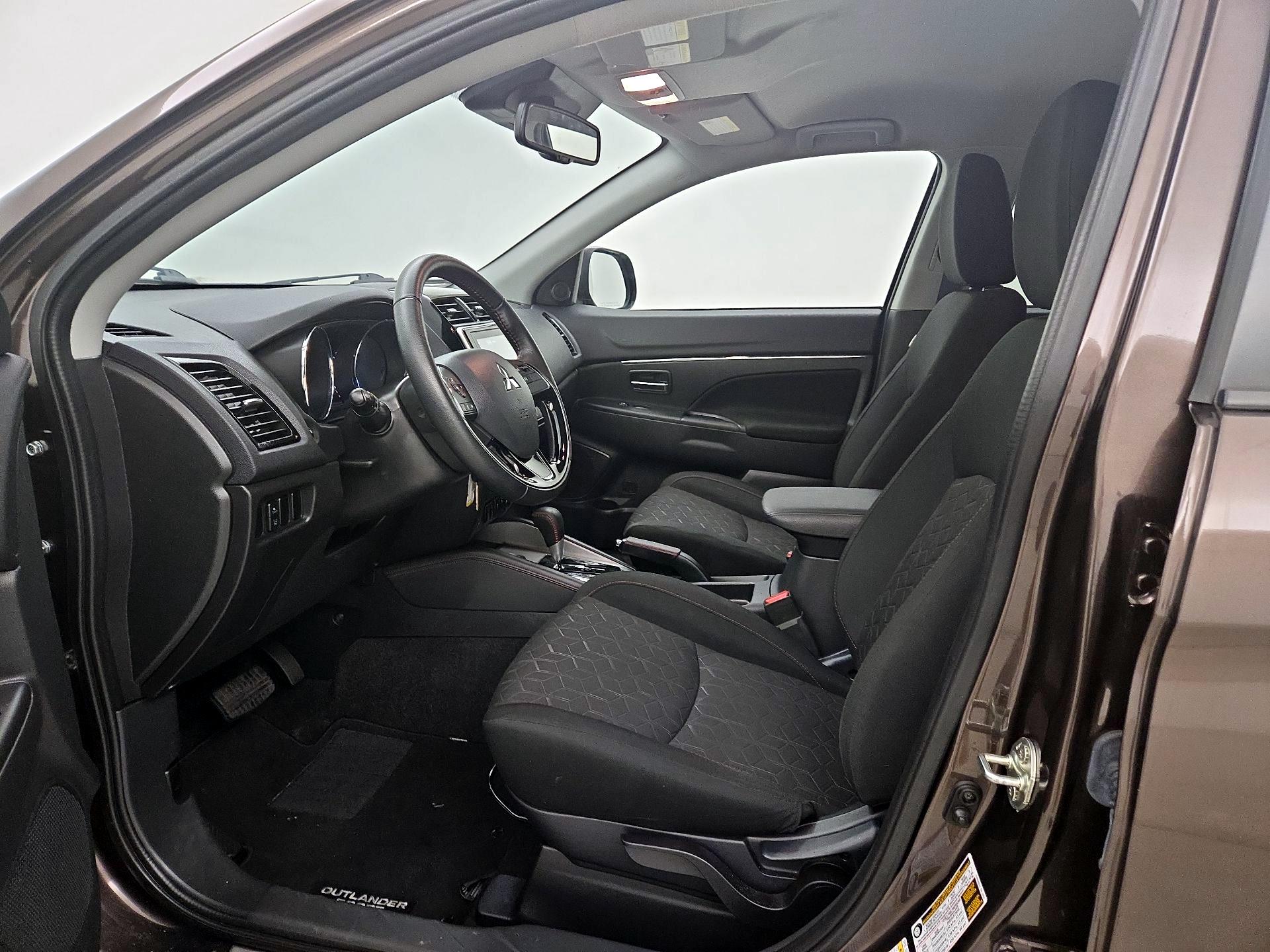 Thumbnail: 2024 Mitsubishi Outlander Sport - 11