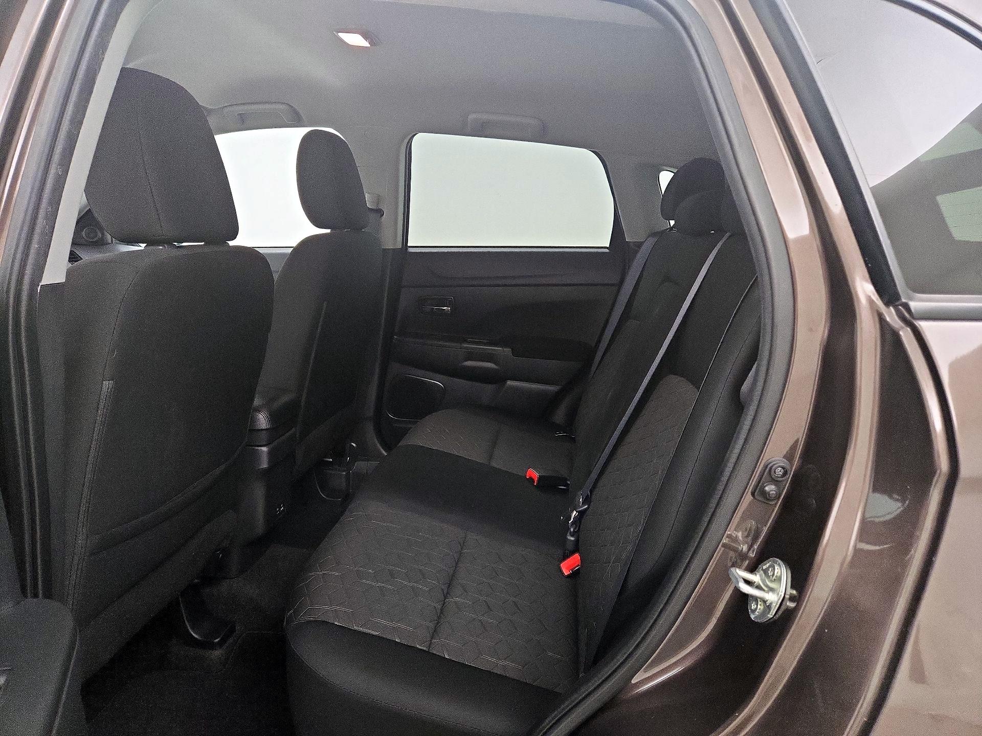 Thumbnail: 2024 Mitsubishi Outlander Sport - 19
