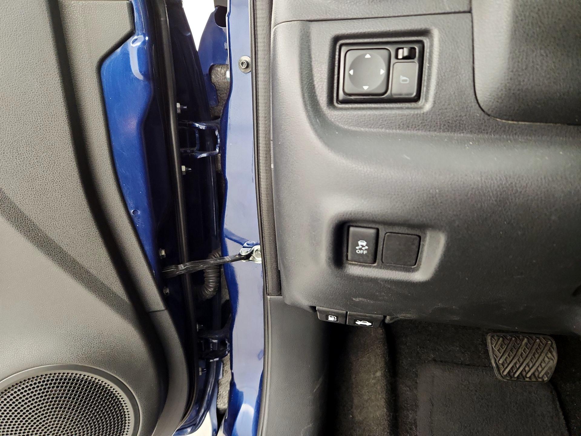 Thumbnail: 2018 Nissan Versa - 13