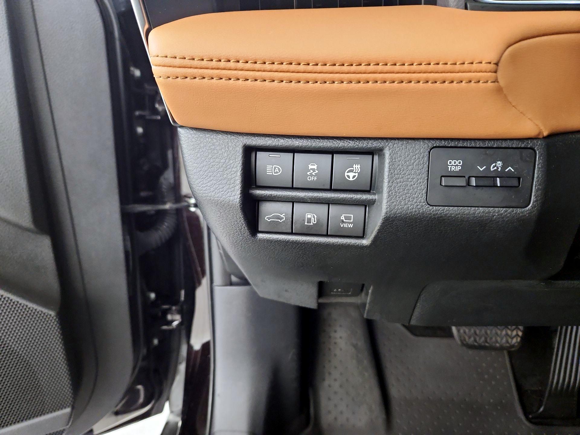 Thumbnail: 2019 Toyota Avalon - 13