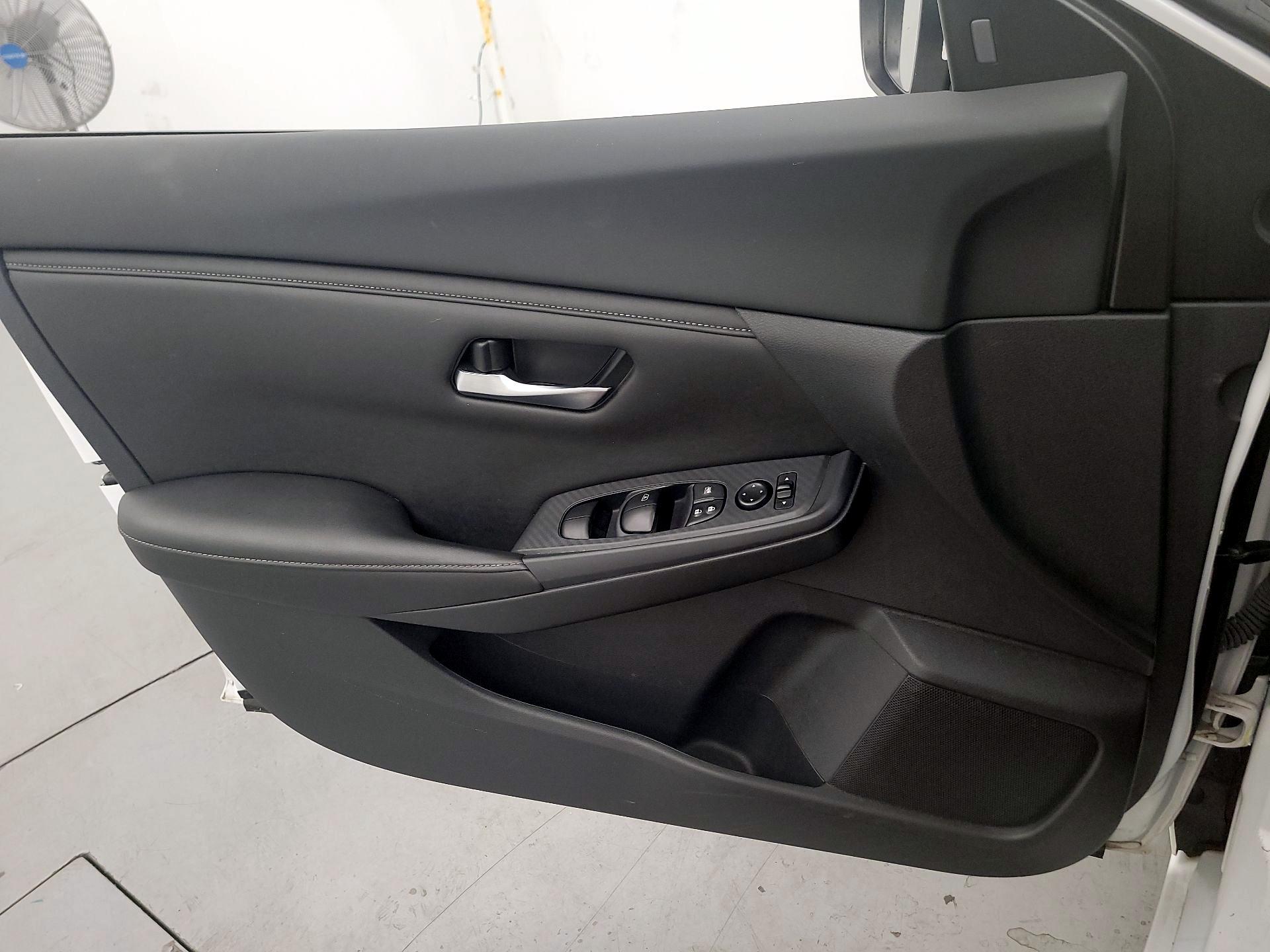 Thumbnail: 2023 Nissan Sentra - 12