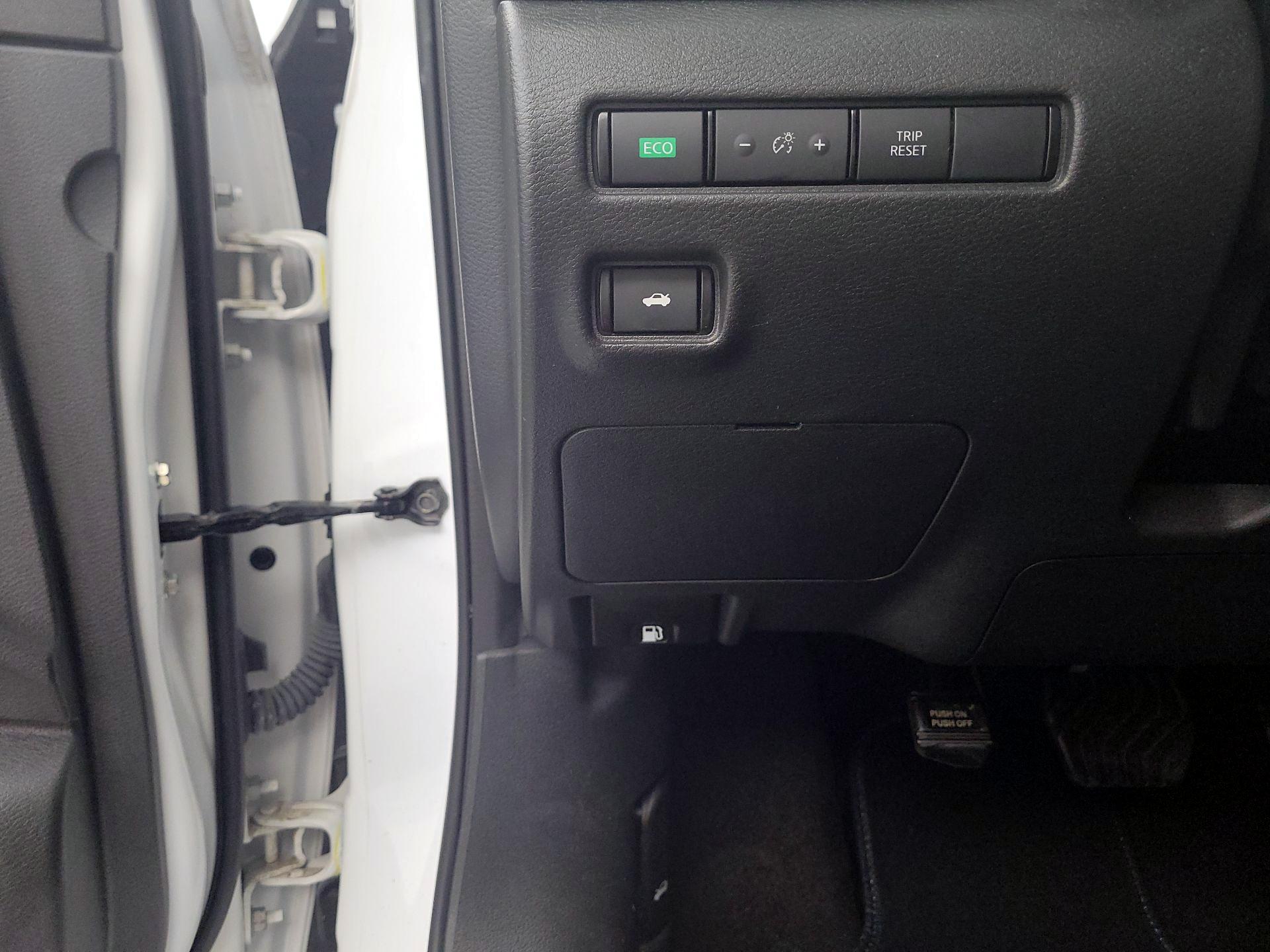 Thumbnail: 2023 Nissan Sentra - 13