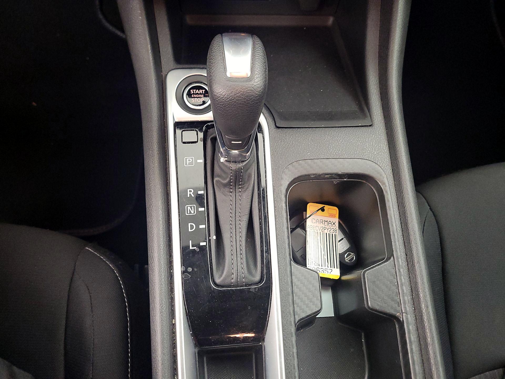 Thumbnail: 2023 Nissan Sentra - 17