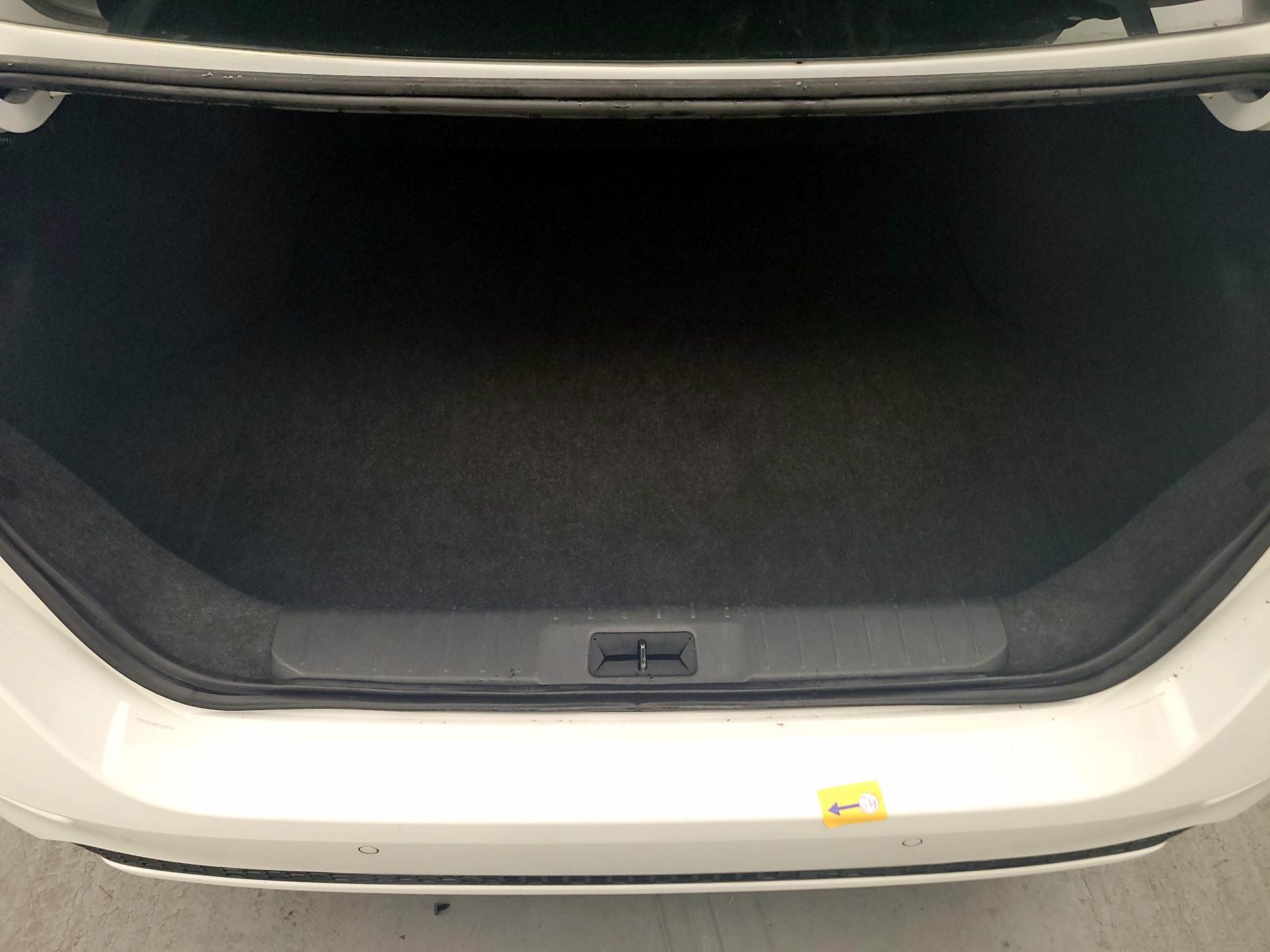 Thumbnail: 2023 Nissan Sentra - 20