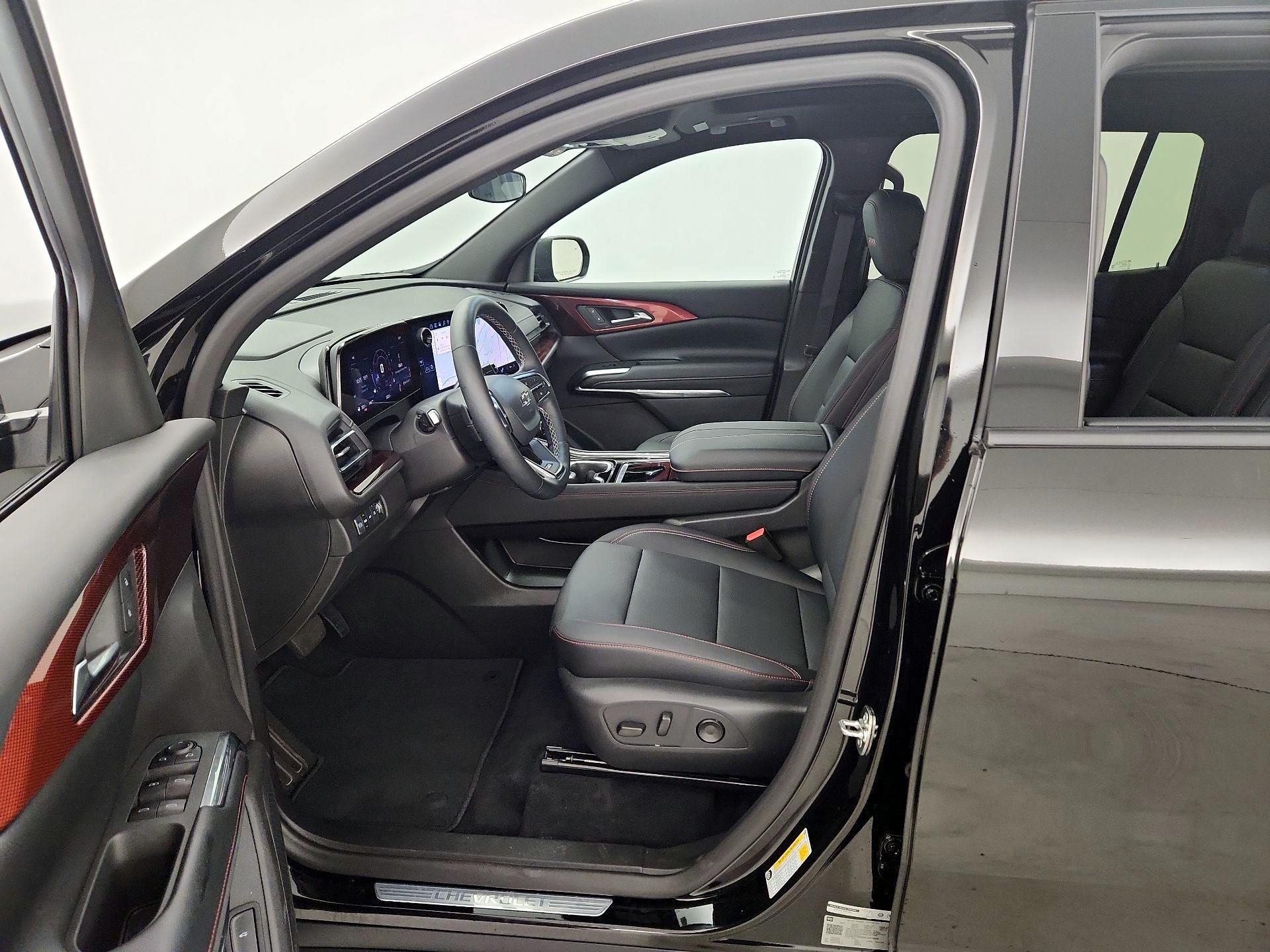 Thumbnail: 2025 Chevrolet Traverse - 11