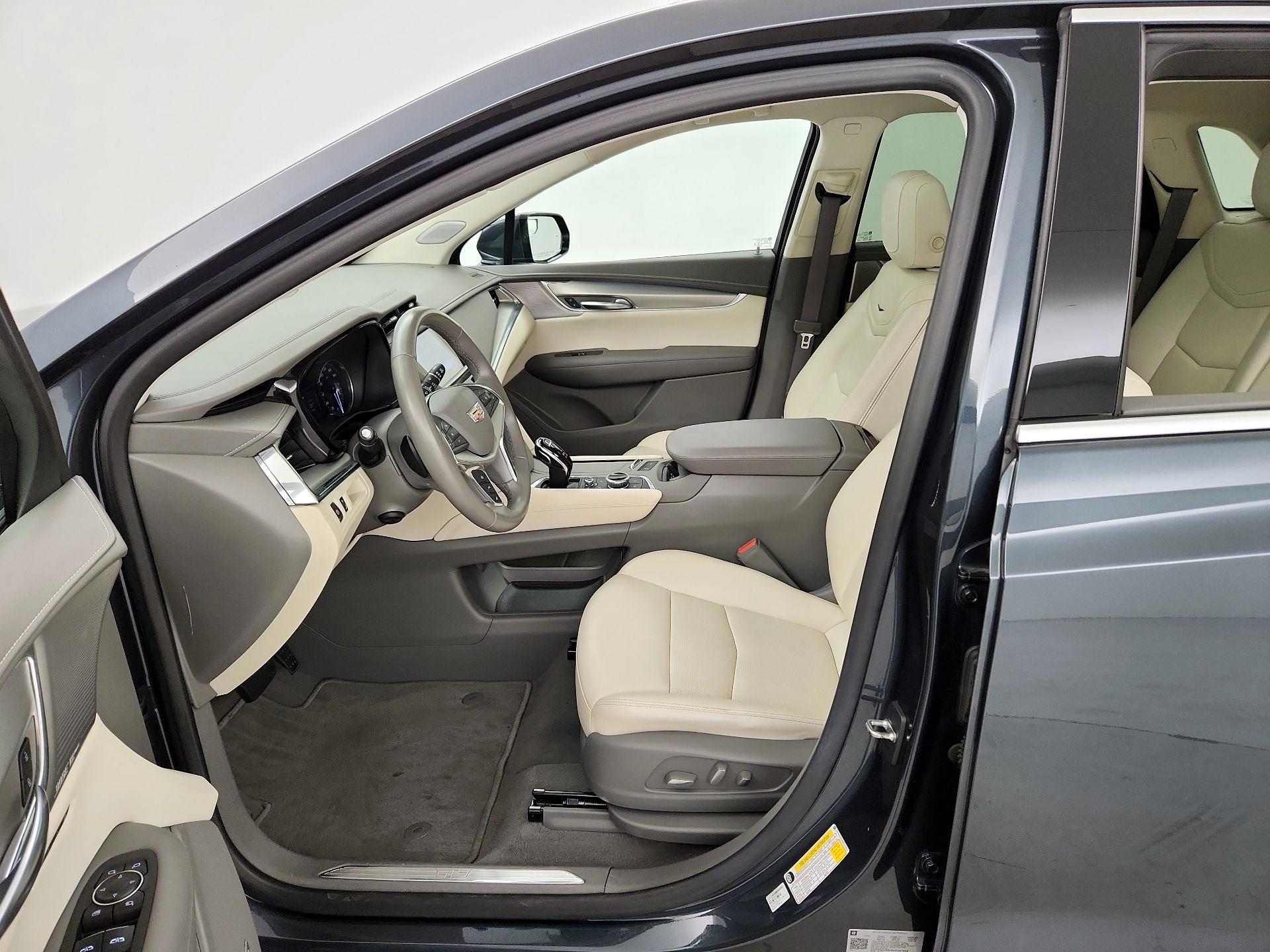 Thumbnail: 2021 Cadillac XT5 - 11