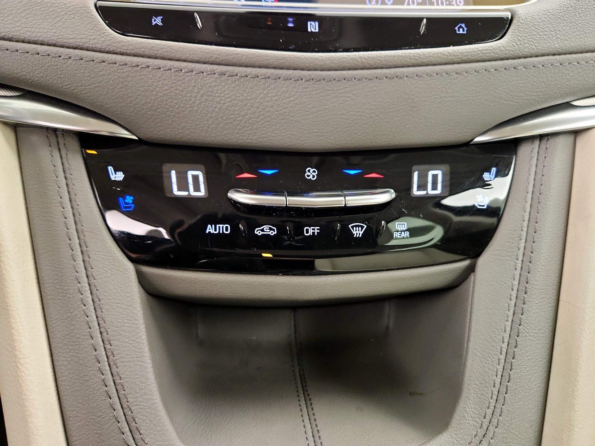 Thumbnail: 2021 Cadillac XT5 - 17