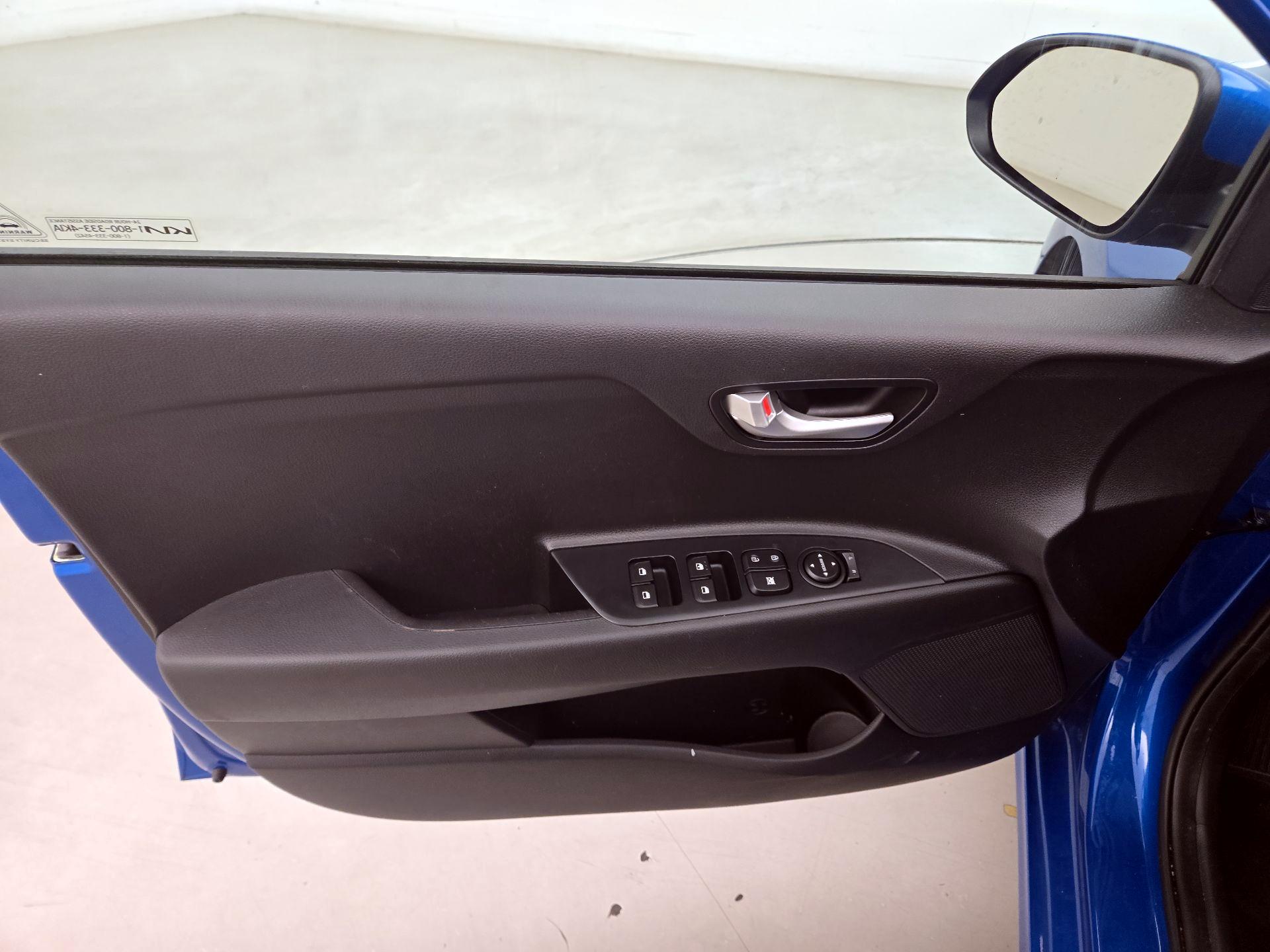 Thumbnail: 2023 Kia Rio - 12