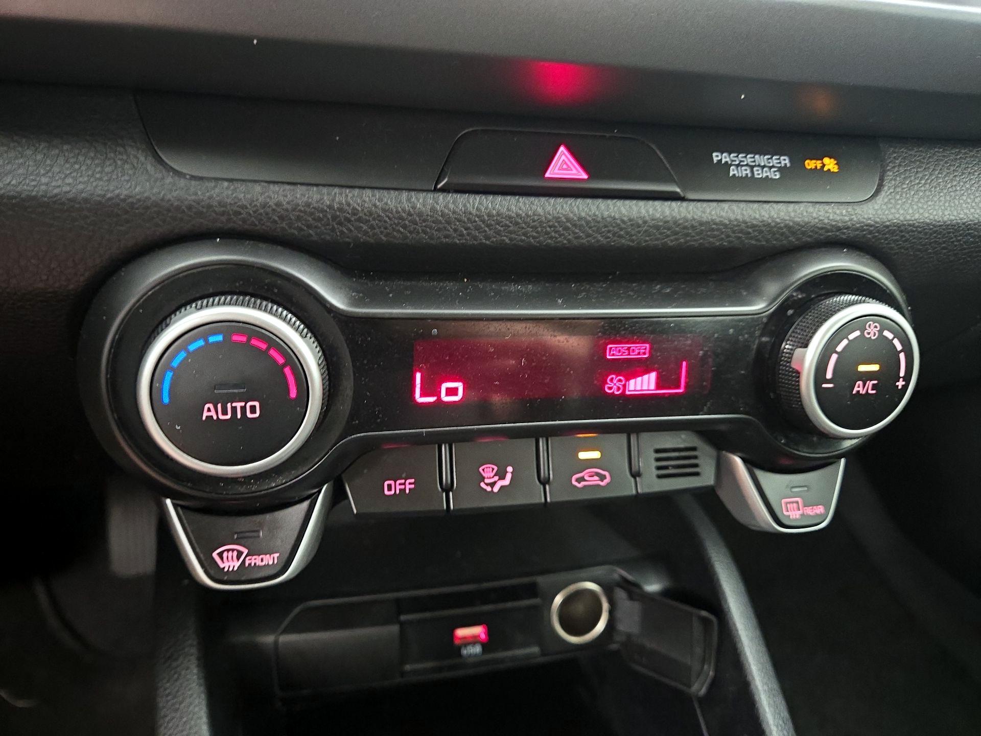 Thumbnail: 2023 Kia Rio - 16
