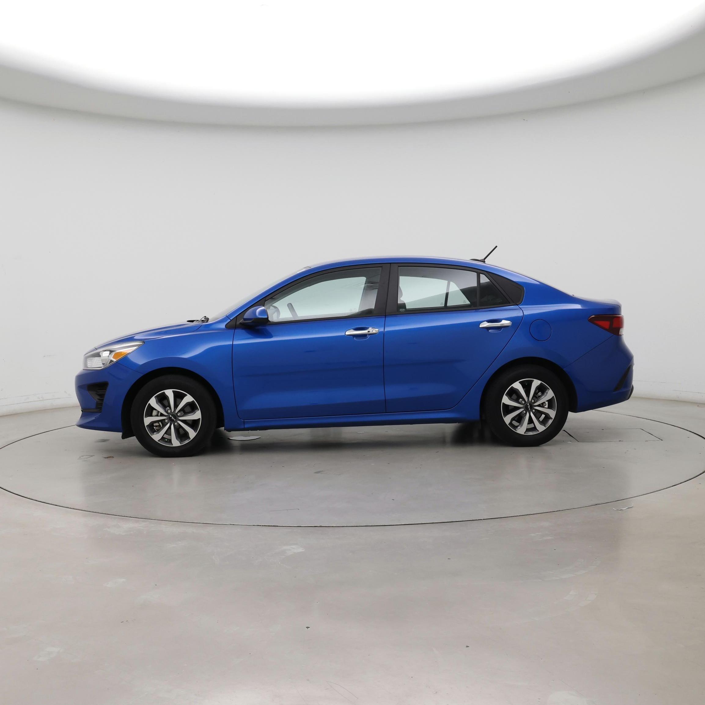 Thumbnail: 2023 Kia Rio - 3