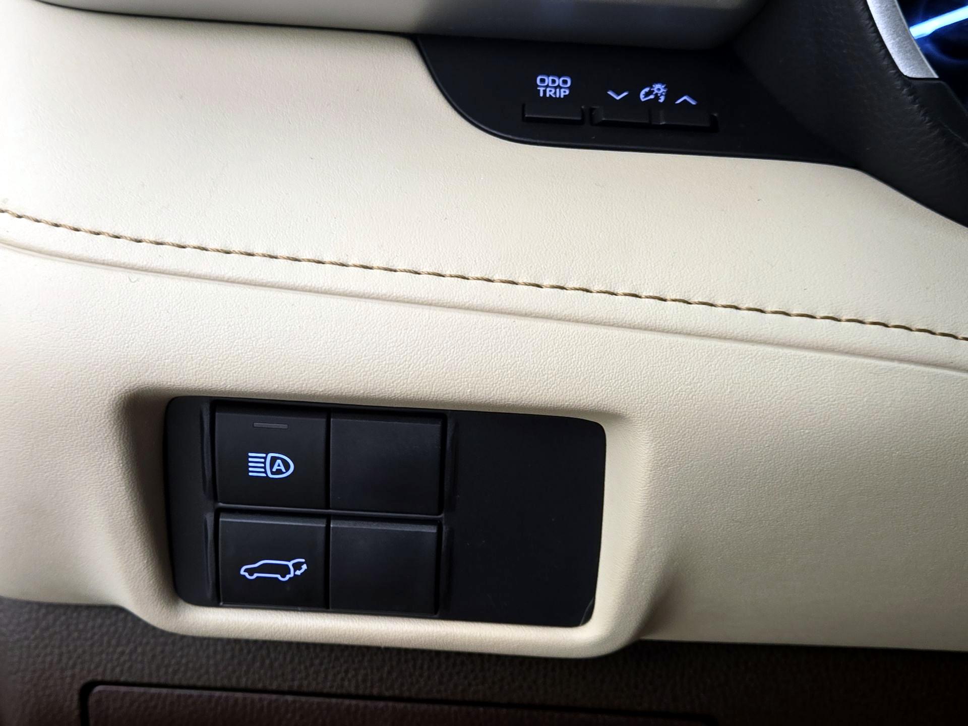 Thumbnail: 2021 Toyota Highlander - 13