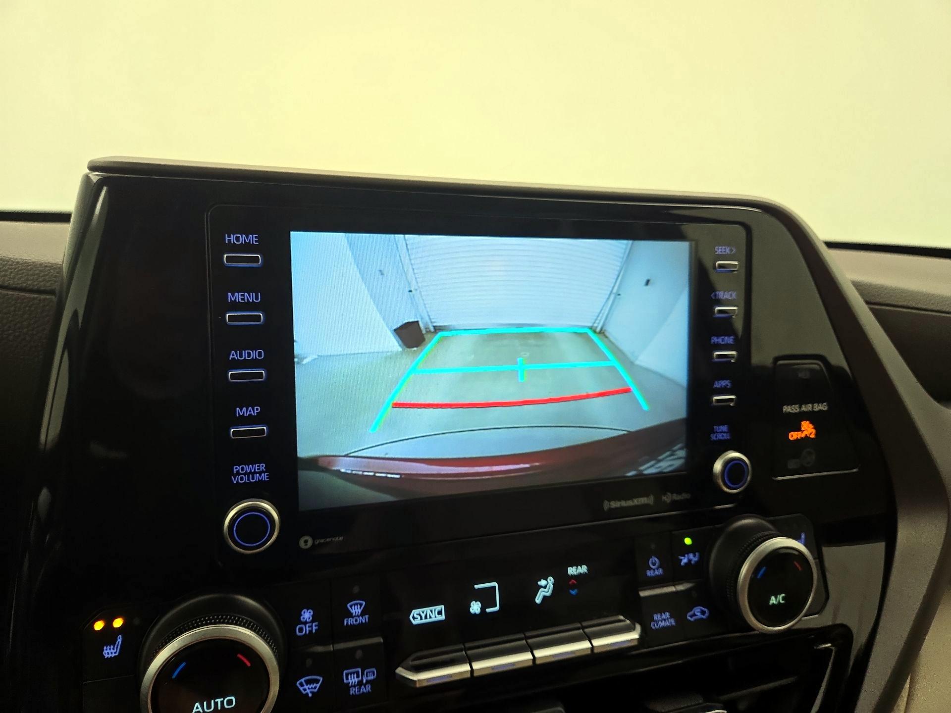 Thumbnail: 2021 Toyota Highlander - 14