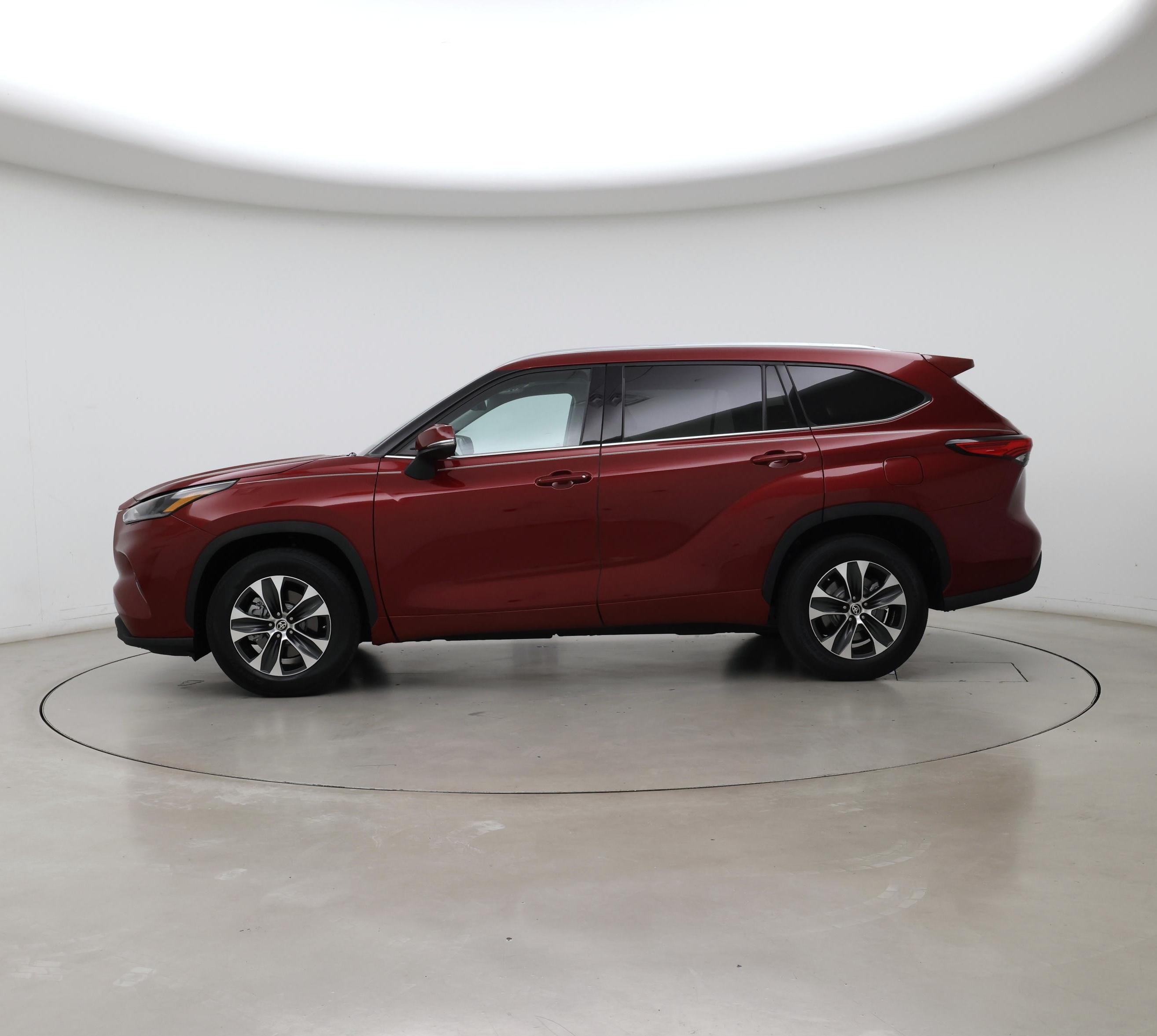 Thumbnail: 2021 Toyota Highlander - 3