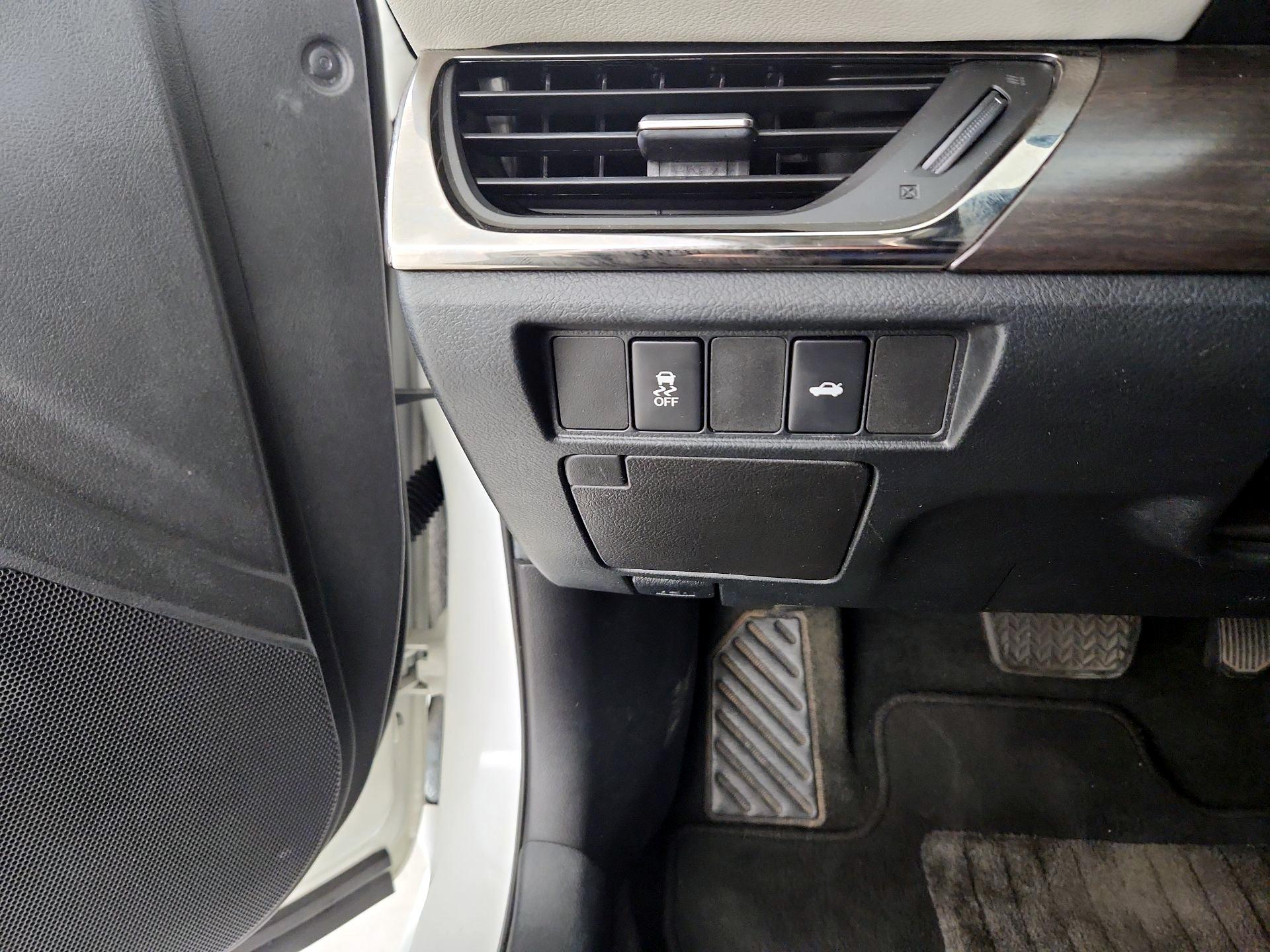 Thumbnail: 2016 Toyota Avalon - 13