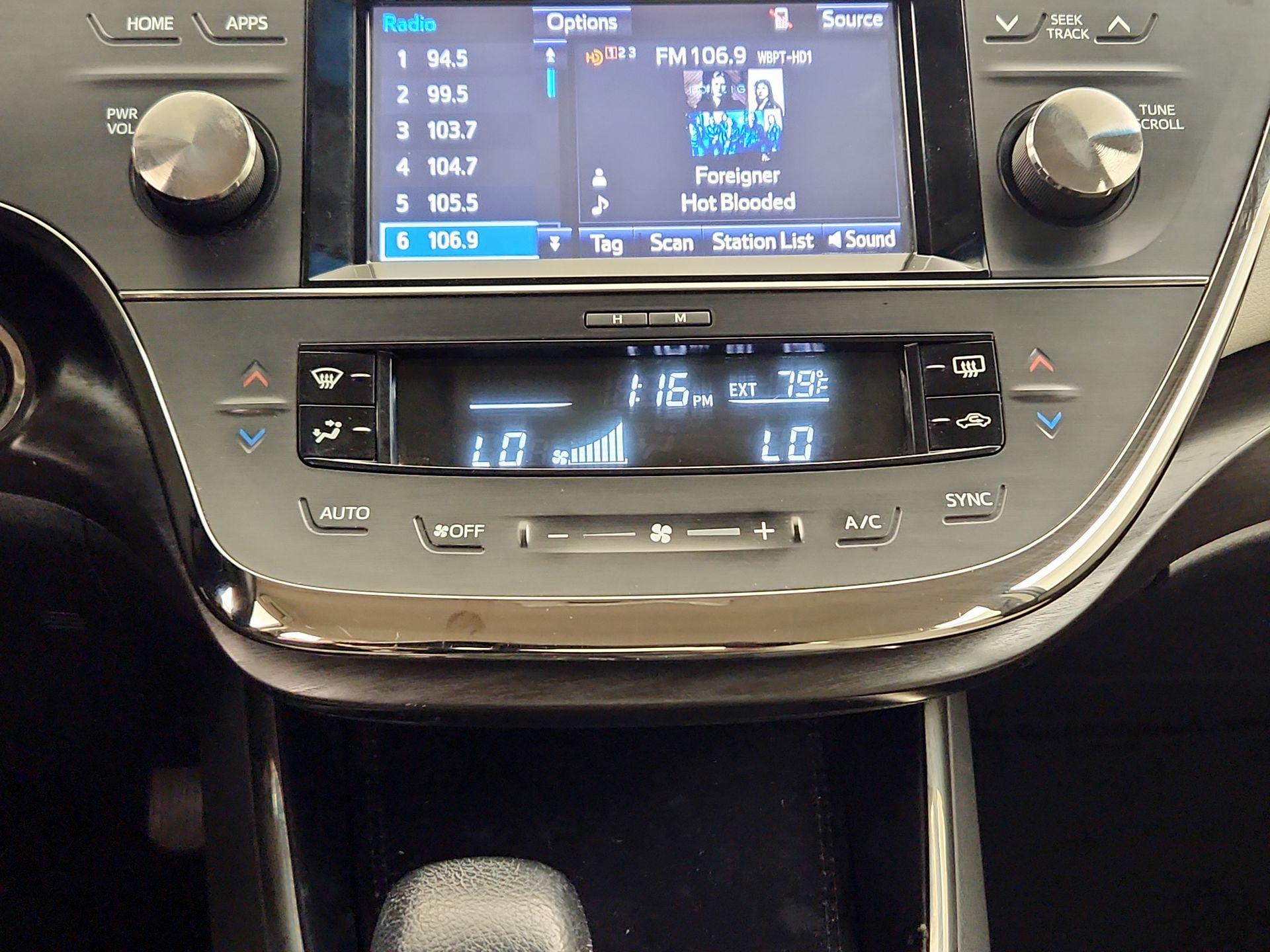 Thumbnail: 2016 Toyota Avalon - 16