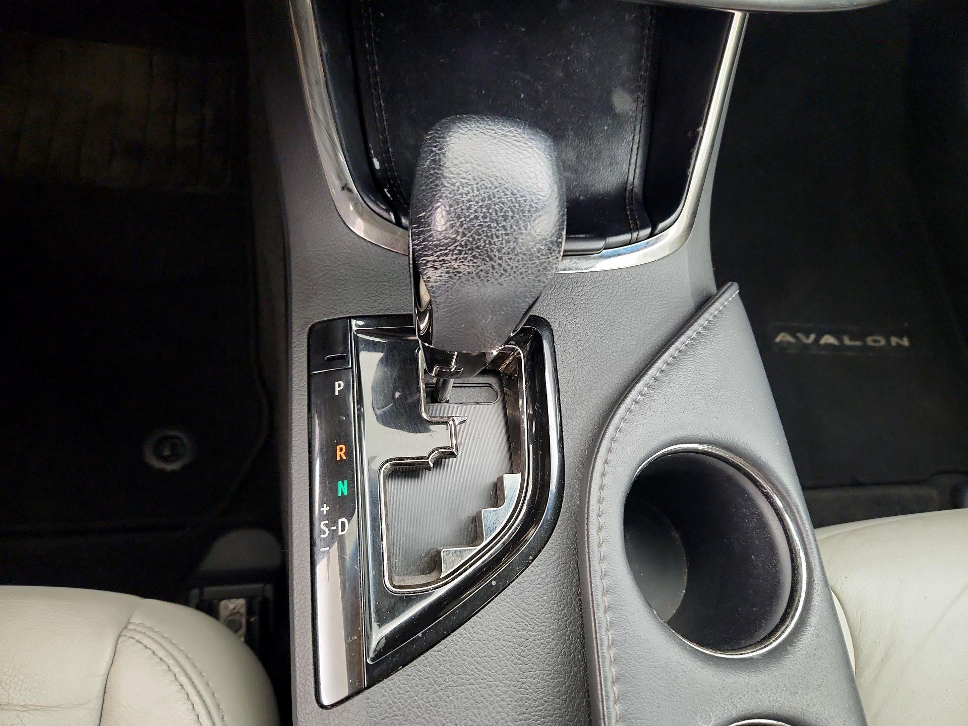 Thumbnail: 2016 Toyota Avalon - 17