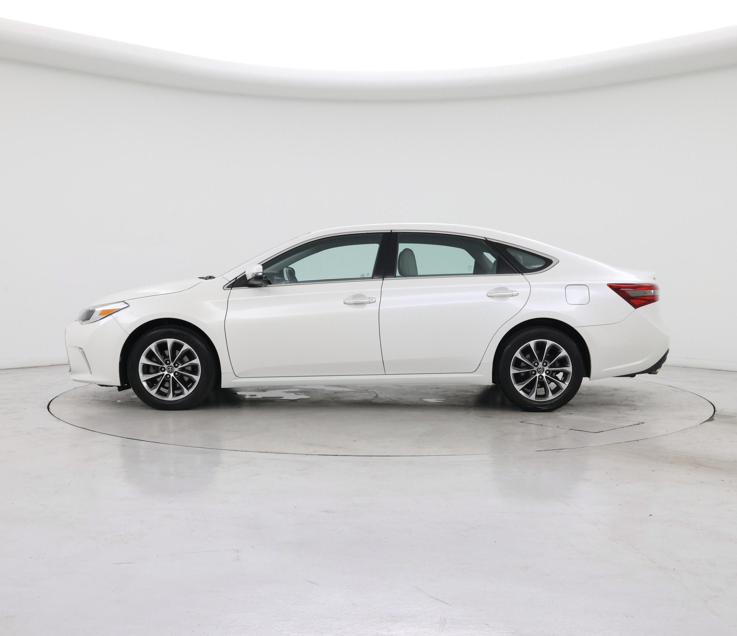 Thumbnail: 2016 Toyota Avalon - 3