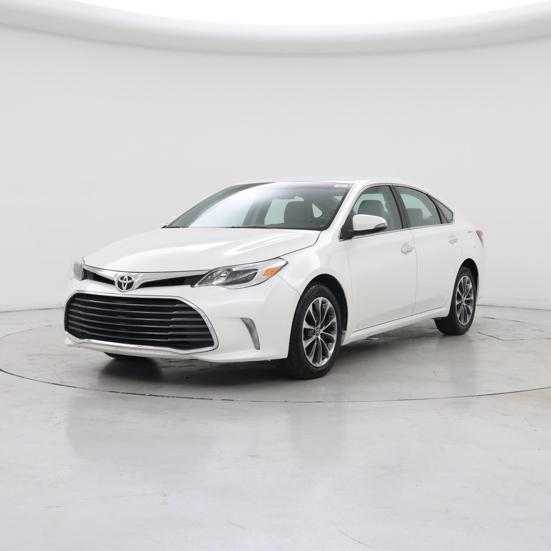 Thumbnail: 2016 Toyota Avalon - 4