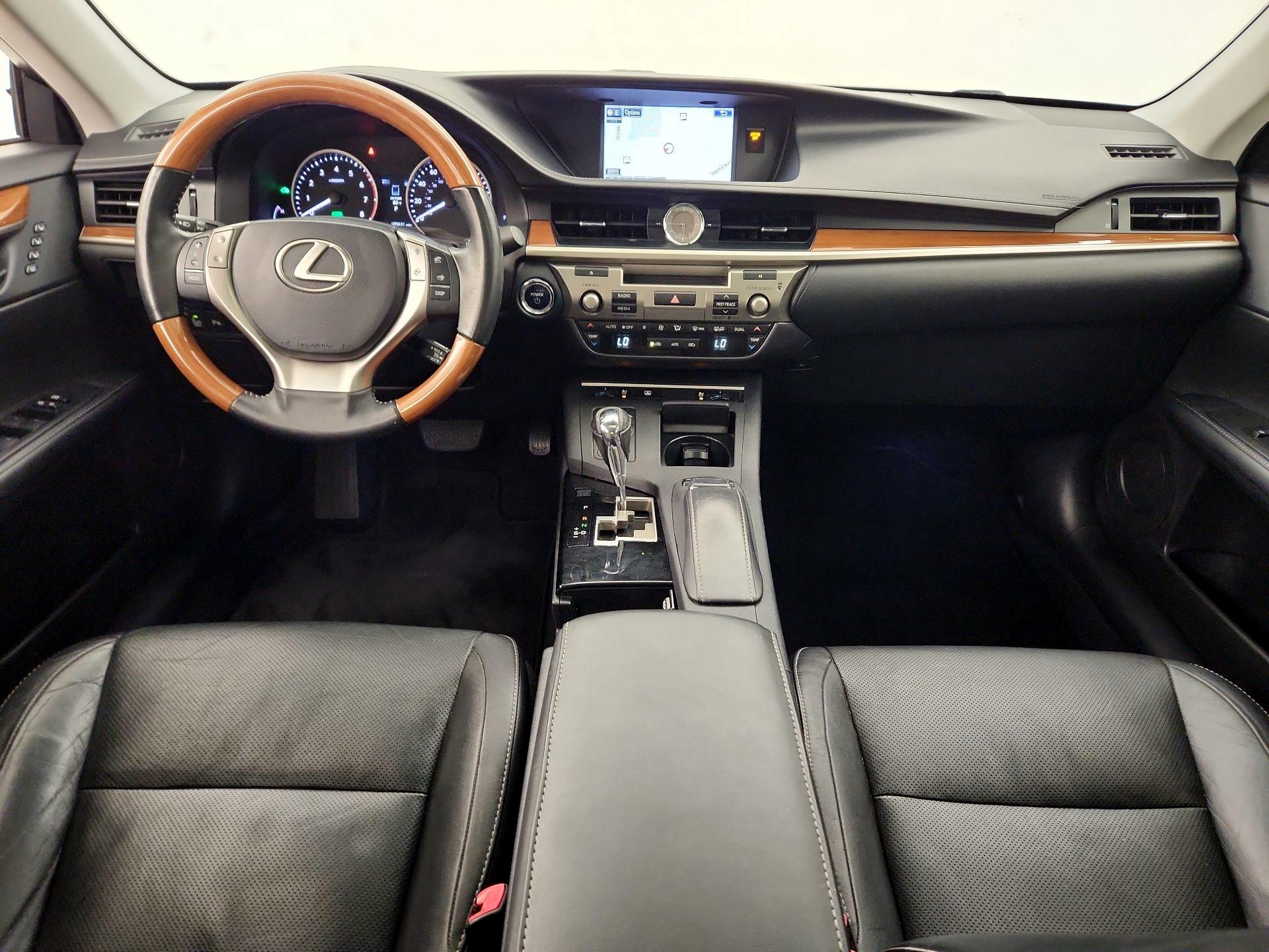 Thumbnail: 2015 Lexus ES - 9