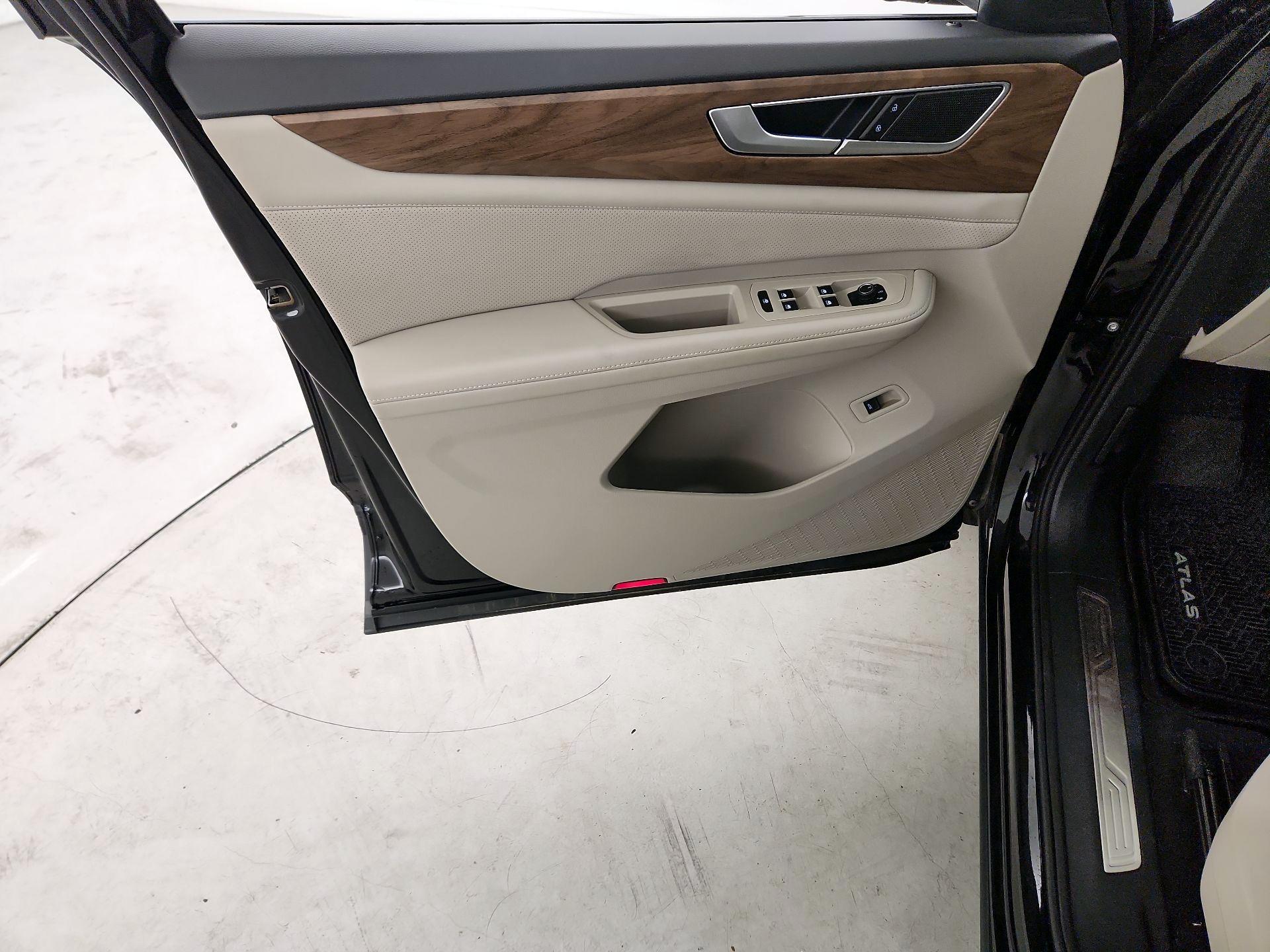 Thumbnail: 2024 Volkswagen Atlas - 12