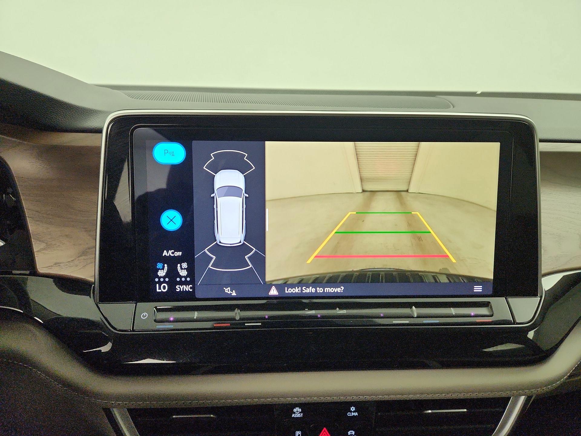 Thumbnail: 2024 Volkswagen Atlas - 14