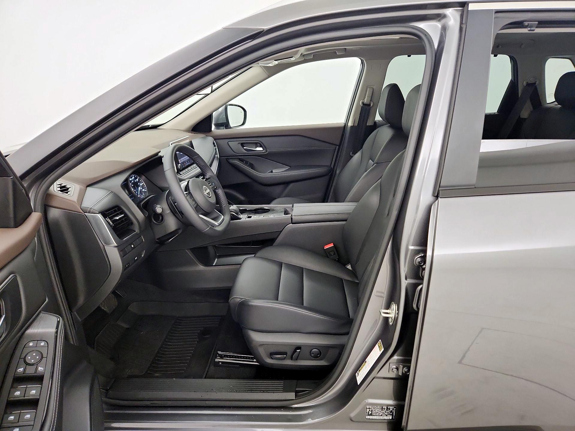 Thumbnail: 2022 Nissan Rogue - 11