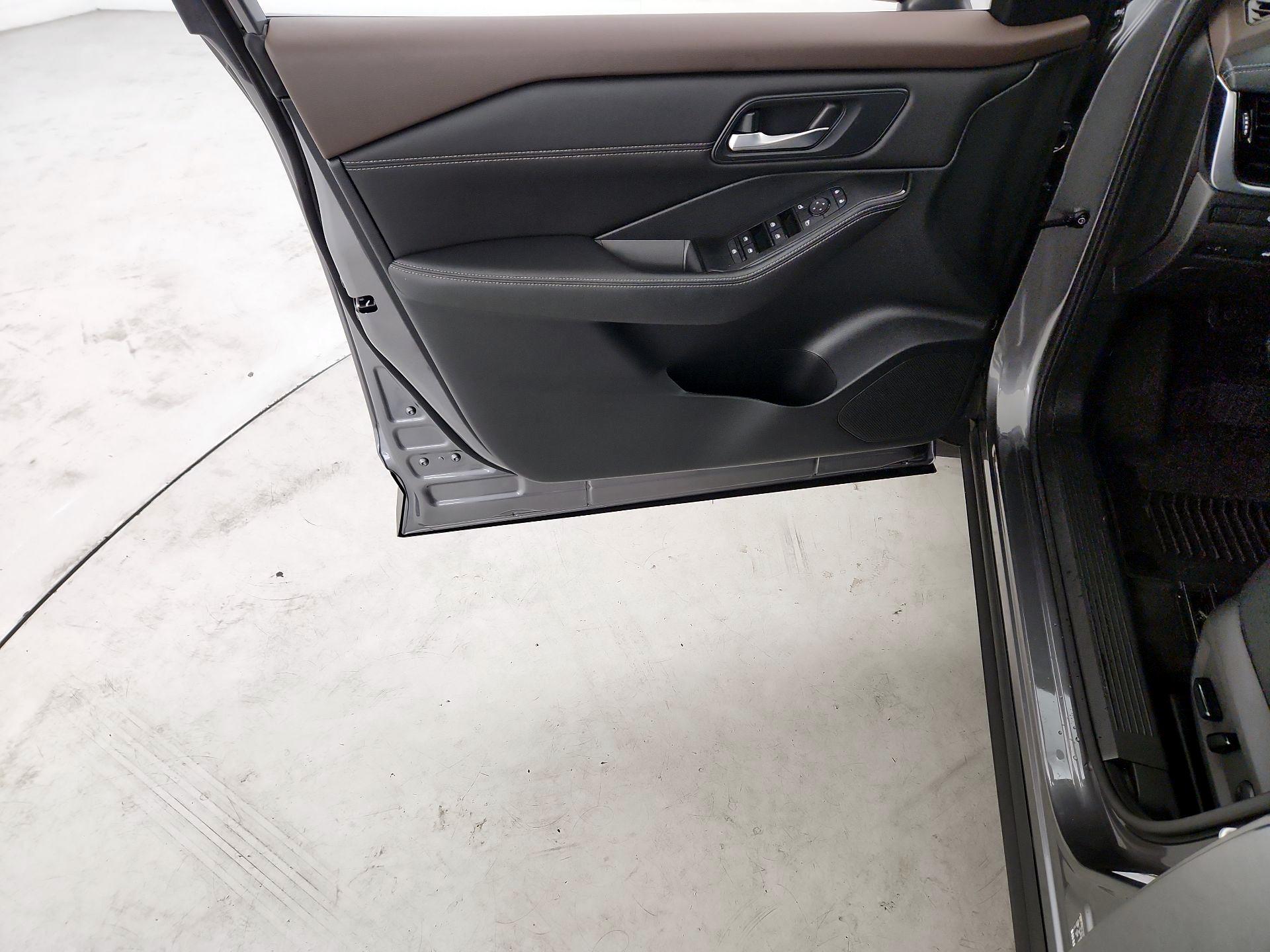 Thumbnail: 2022 Nissan Rogue - 12