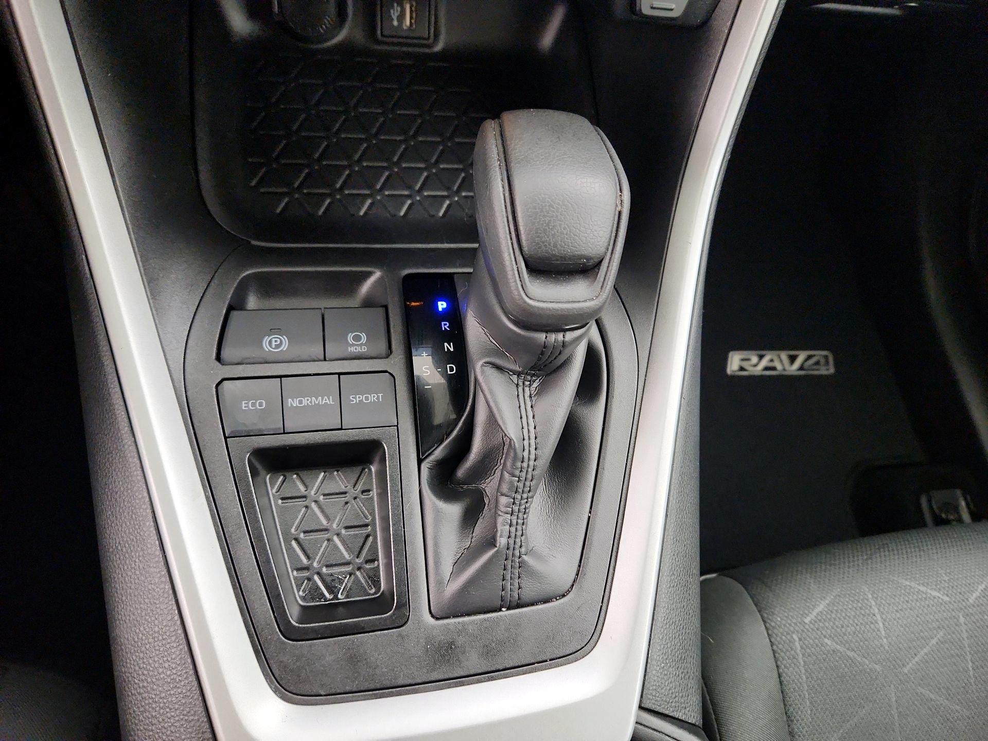 Thumbnail: 2024 Toyota RAV4 - 17