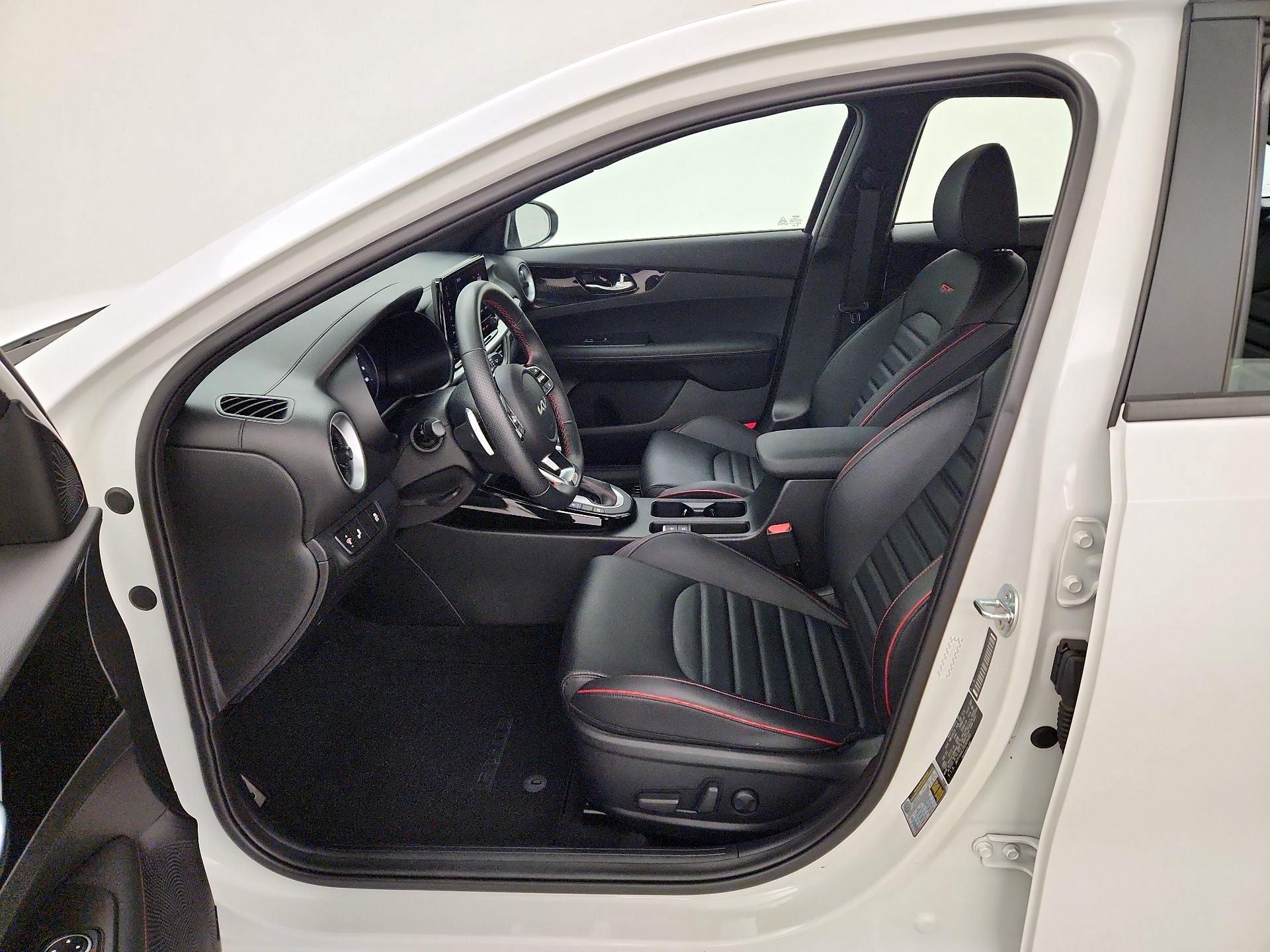 Thumbnail: 2024 Kia Forte - 11