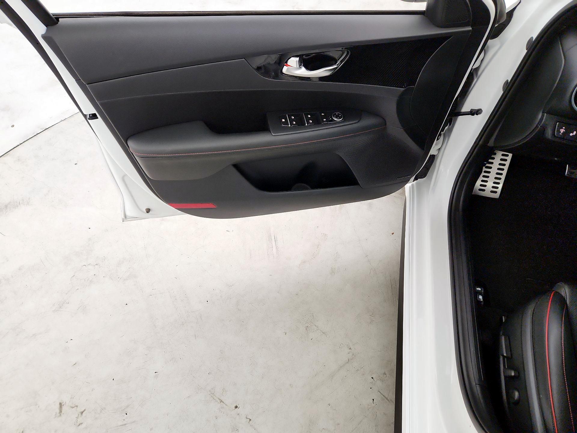 Thumbnail: 2024 Kia Forte - 12