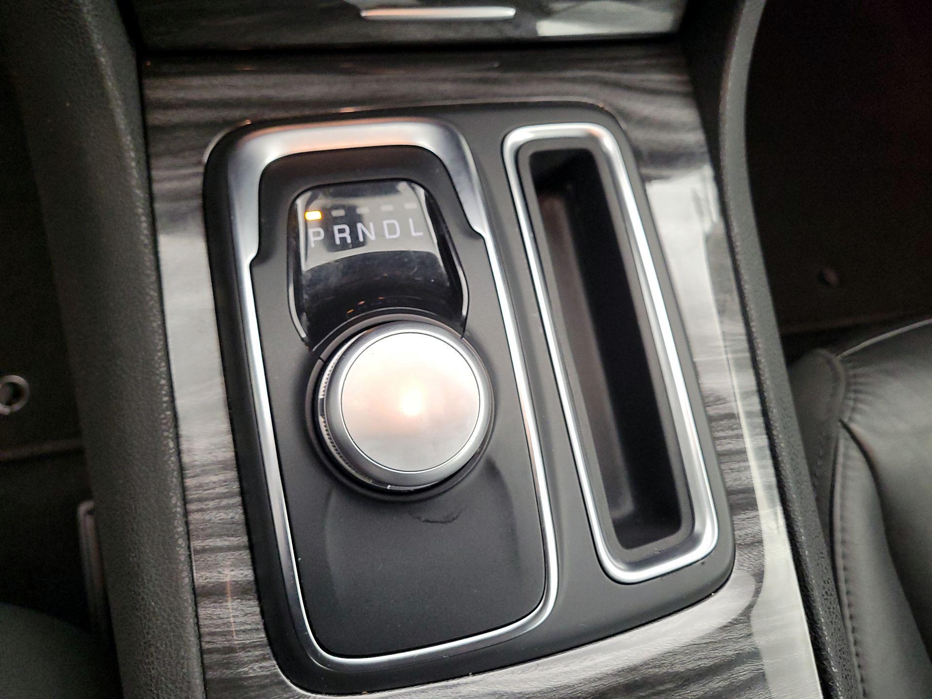 Thumbnail: 2022 Chrysler 300 - 15