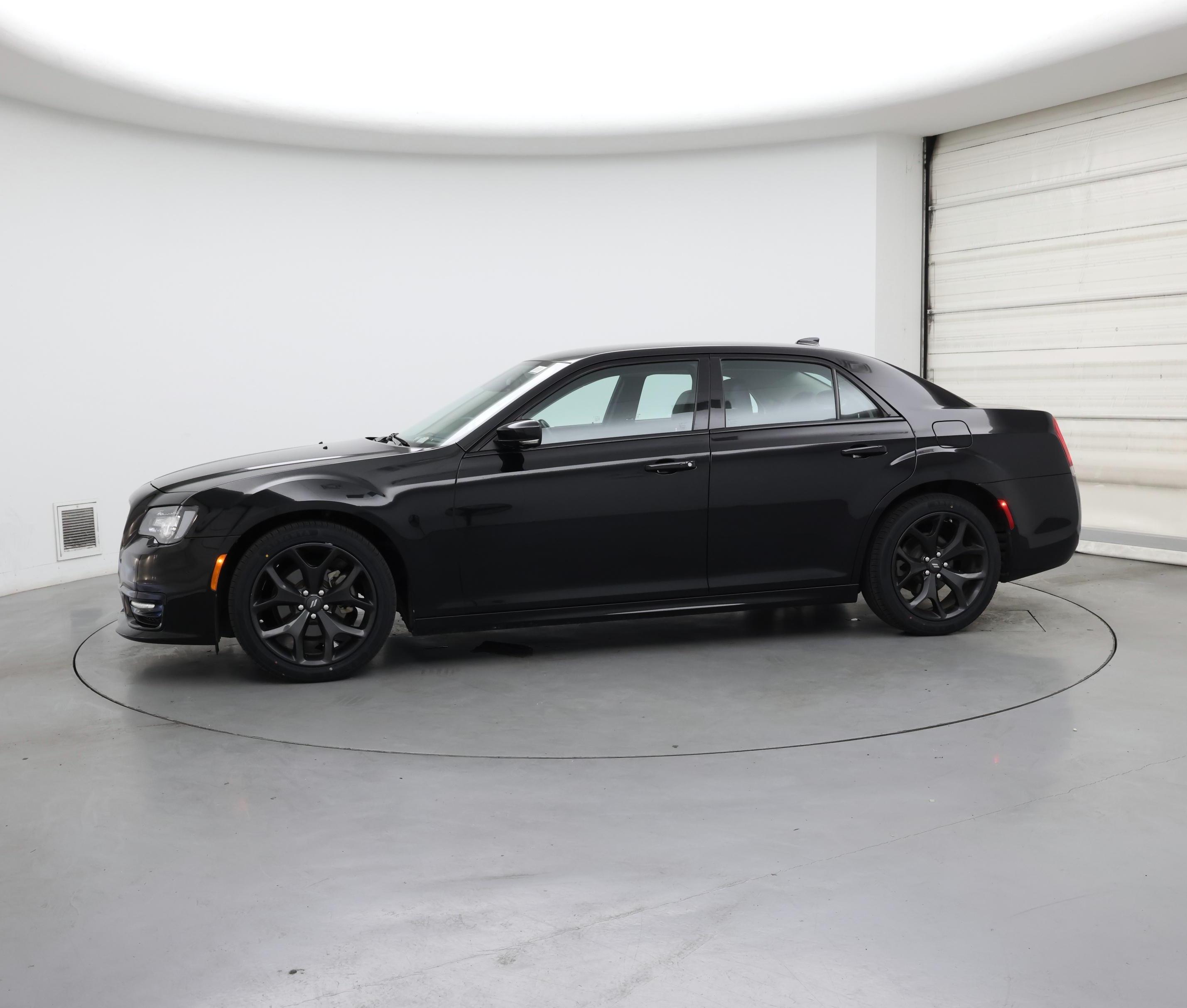 Thumbnail: 2022 Chrysler 300 - 3
