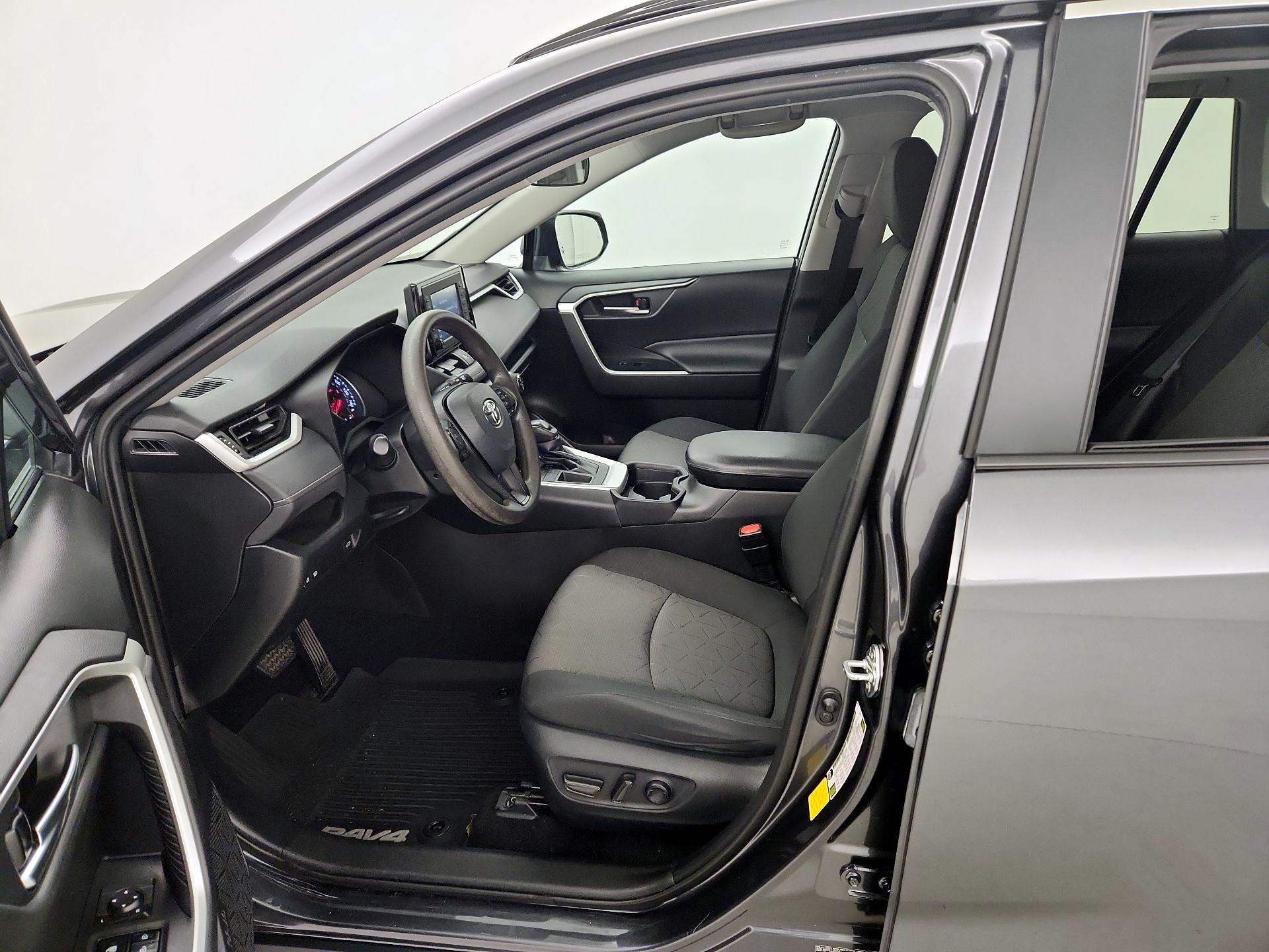 Thumbnail: 2020 Toyota RAV4 - 11