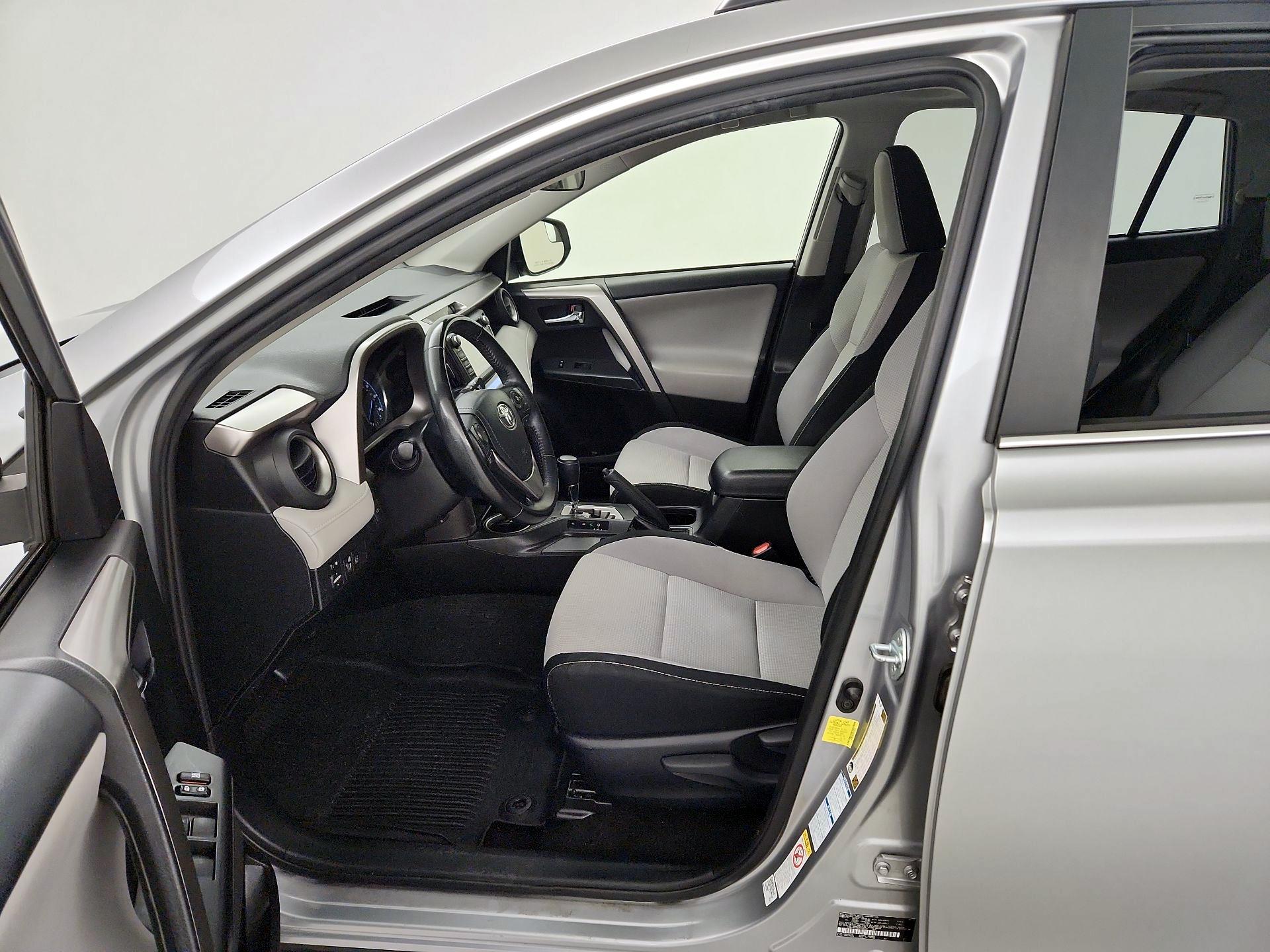 Thumbnail: 2017 Toyota RAV4 - 11