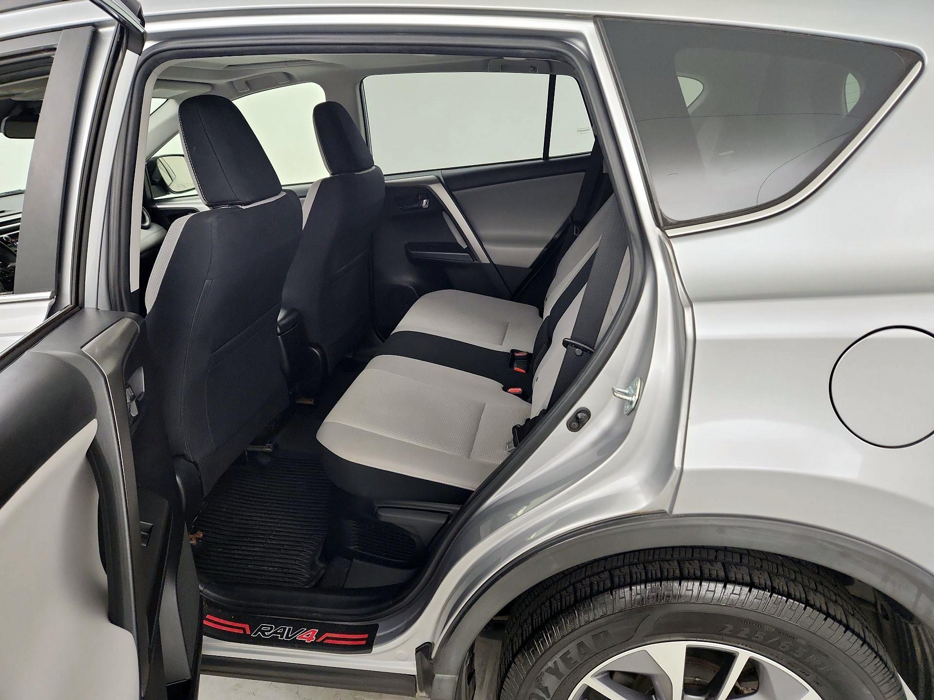 Thumbnail: 2017 Toyota RAV4 - 20