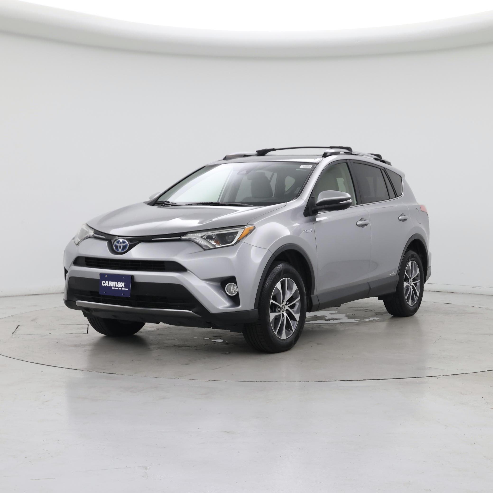 Thumbnail: 2017 Toyota RAV4 - 4
