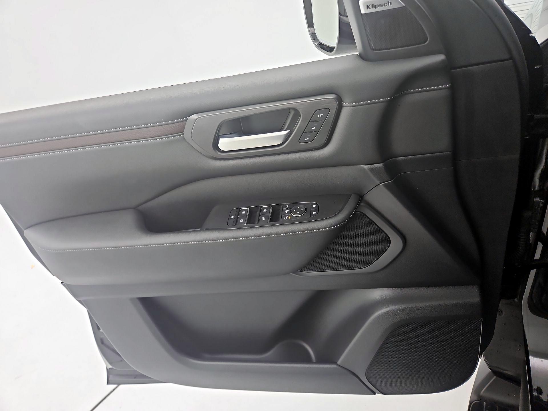 Thumbnail: 2025 Nissan Armada - 12