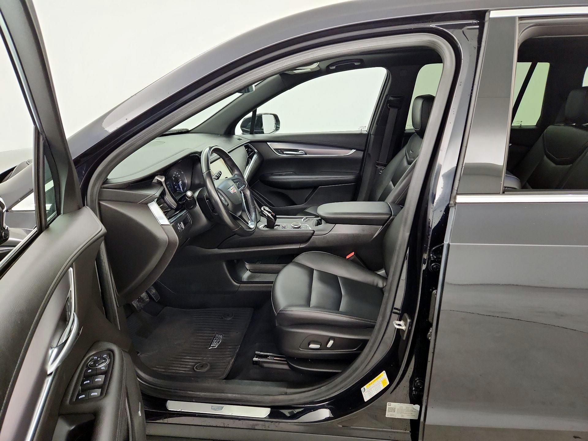 Thumbnail: 2022 Cadillac XT6 - 11