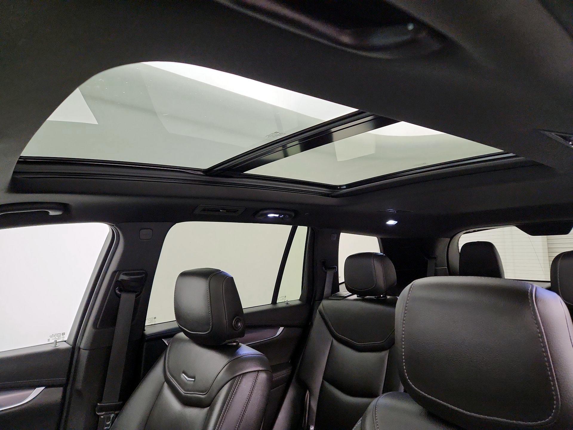 Thumbnail: 2022 Cadillac XT6 - 19